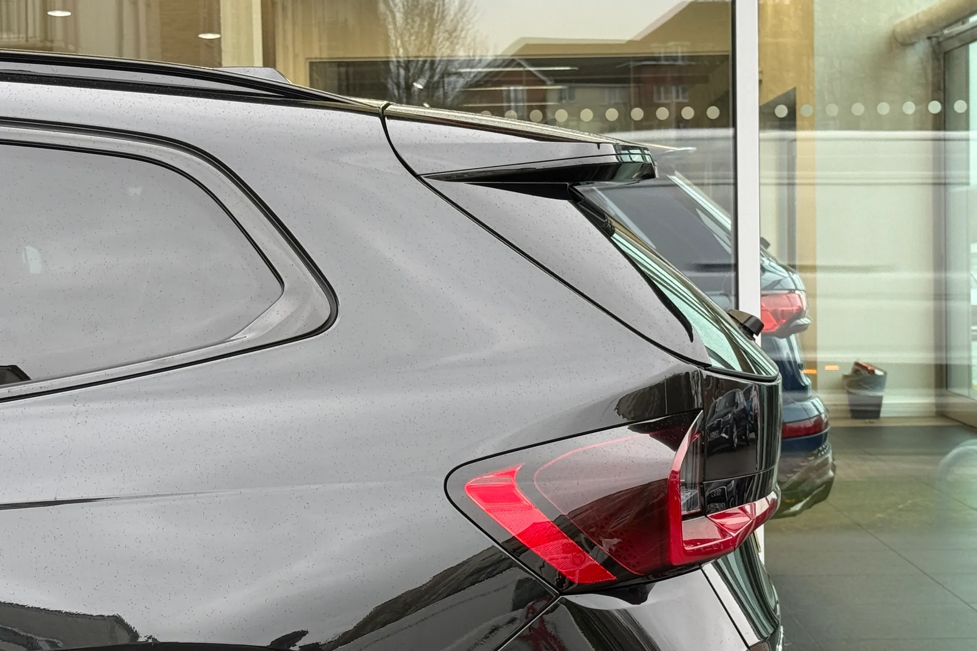 BMW iX1 thumbnail image number 42