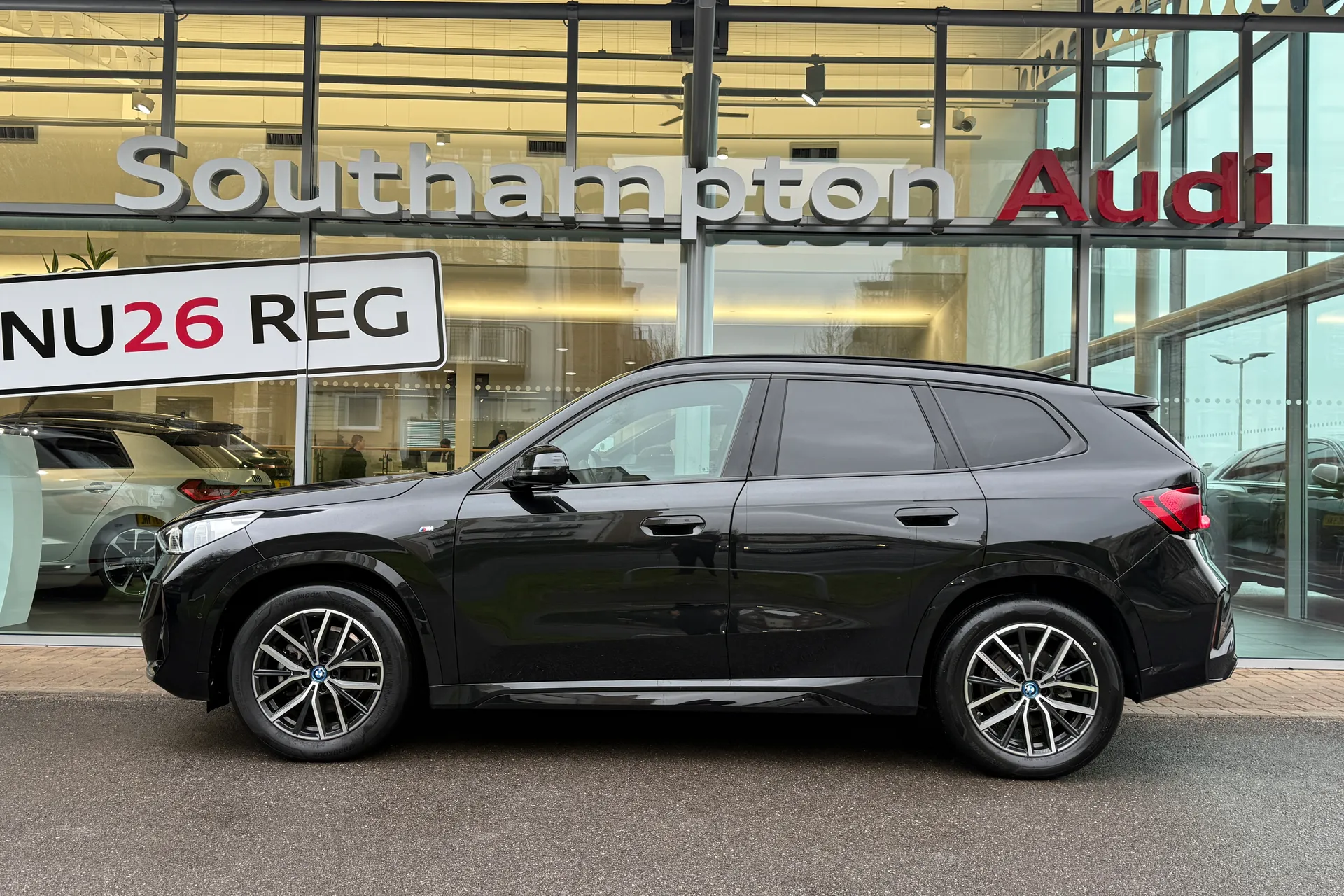 BMW iX1 thumbnail image number 48