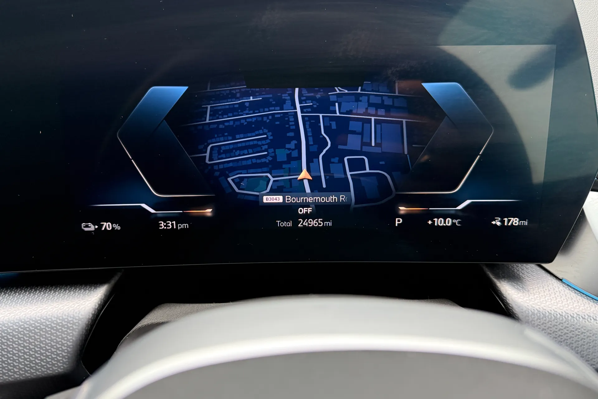 BMW iX1 thumbnail image number 8