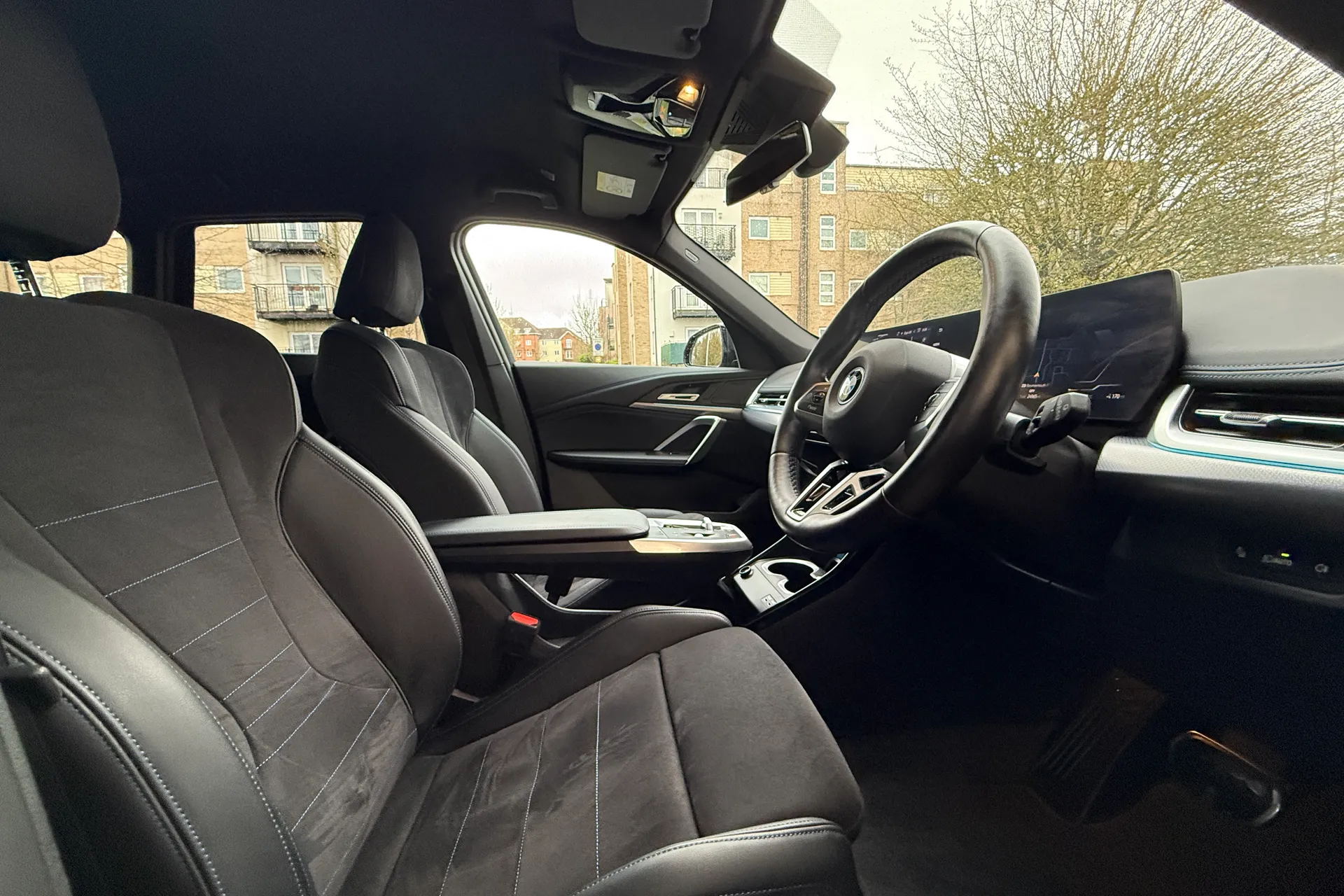 BMW iX1 thumbnail image number 28