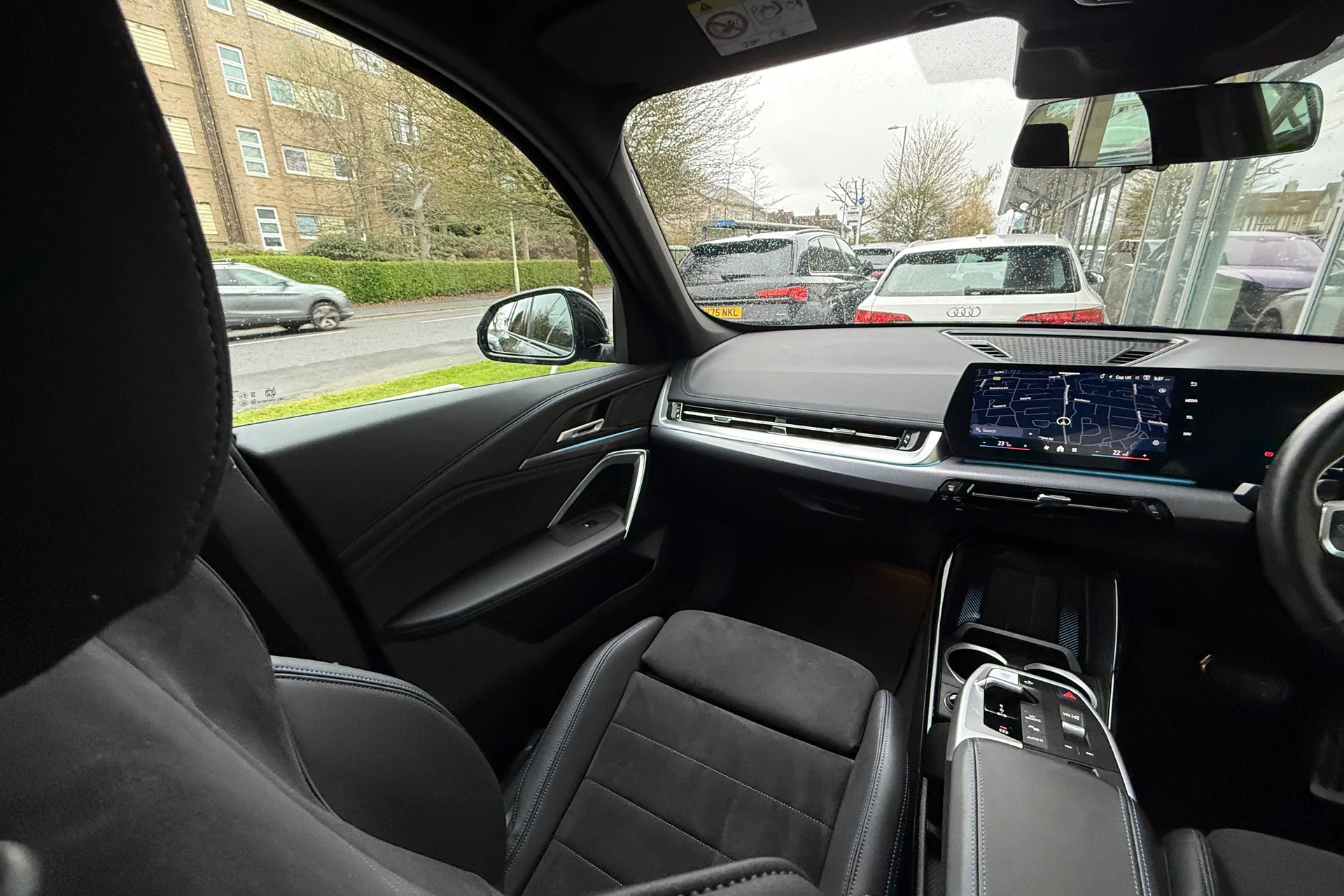 BMW iX1 thumbnail image number 38