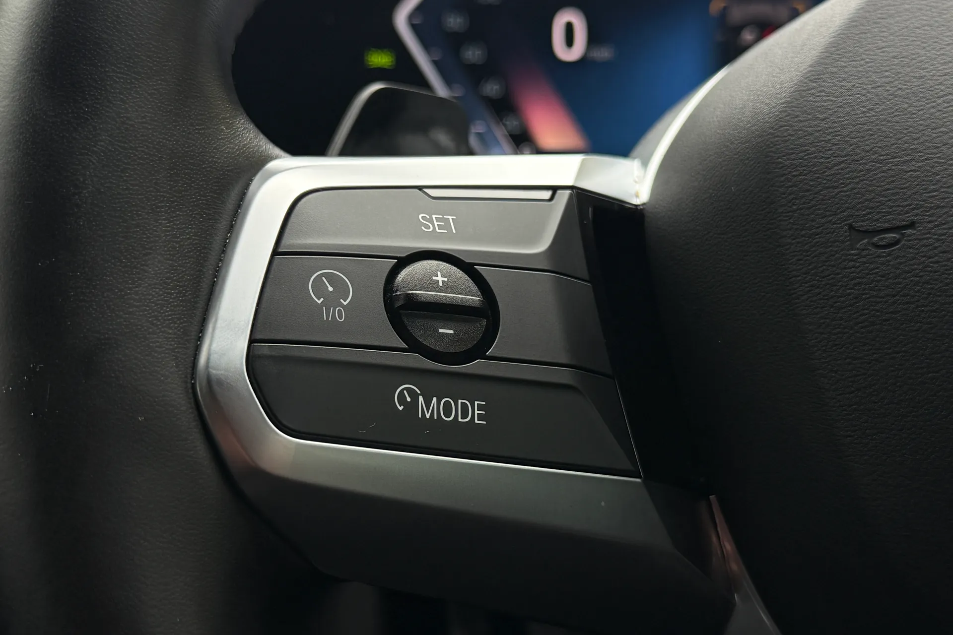 BMW iX1 thumbnail image number 9