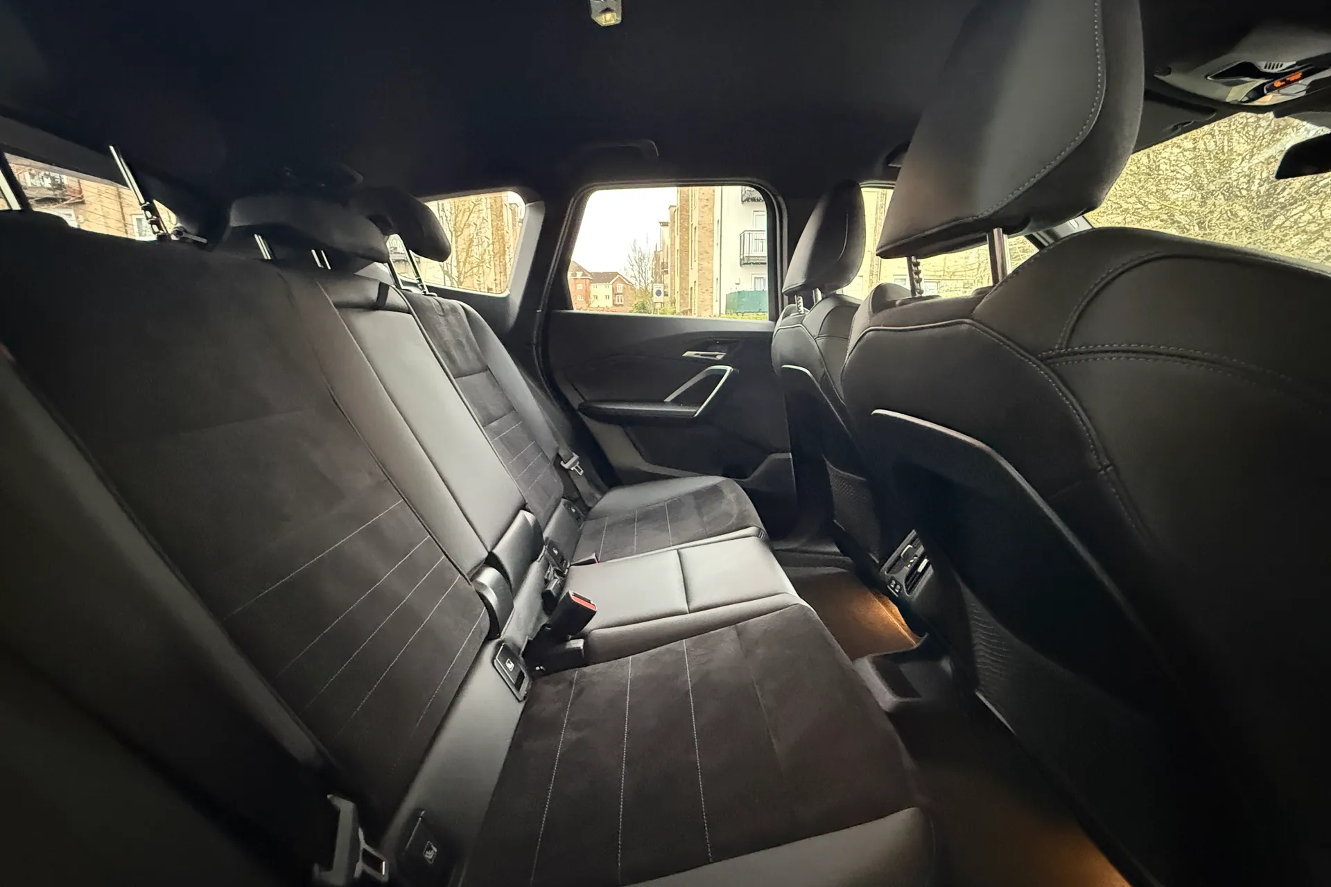 BMW iX1 thumbnail image number 33