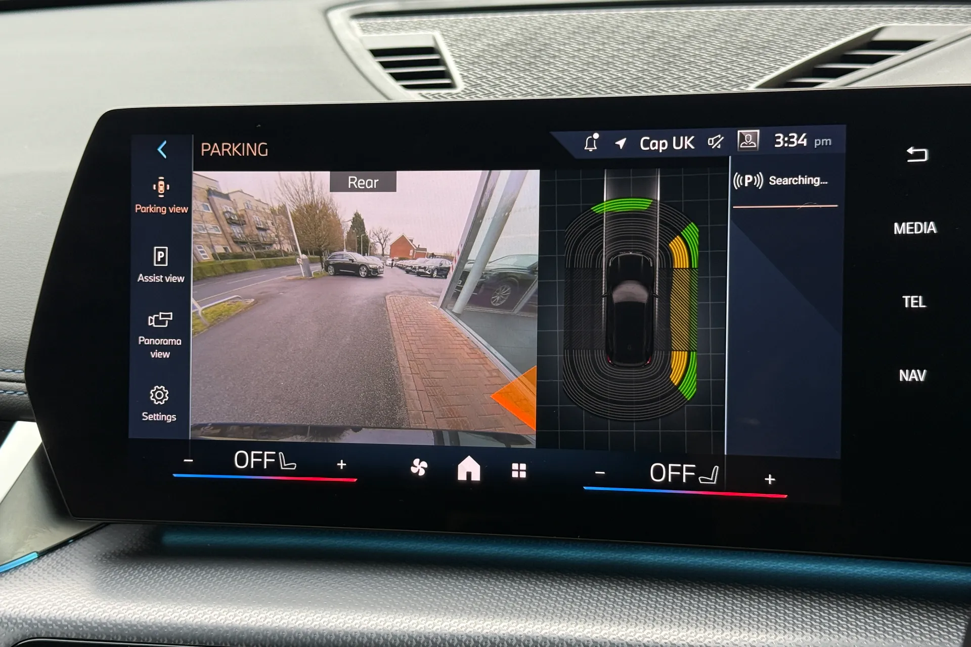 BMW iX1 thumbnail image number 21