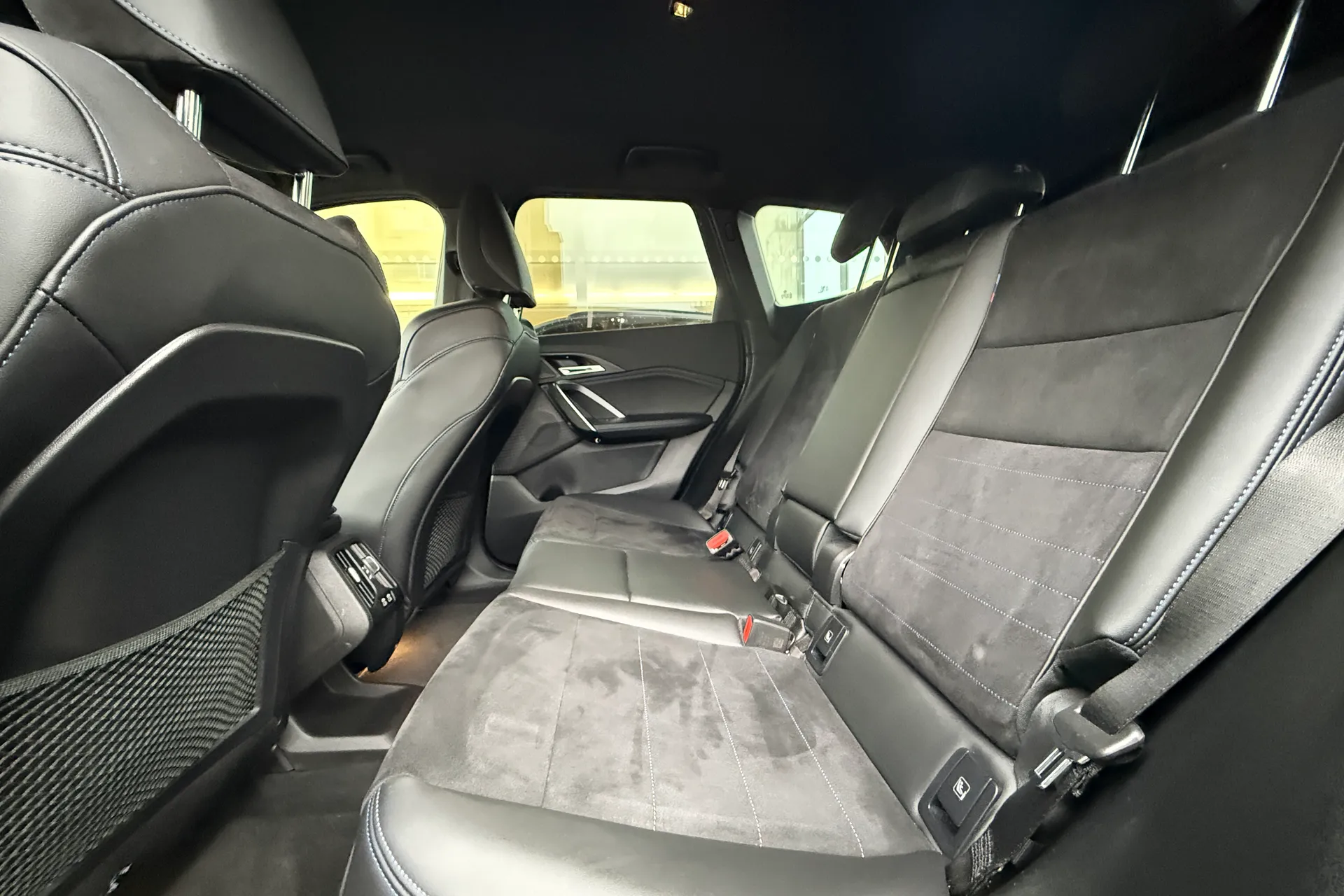 BMW iX1 thumbnail image number 45