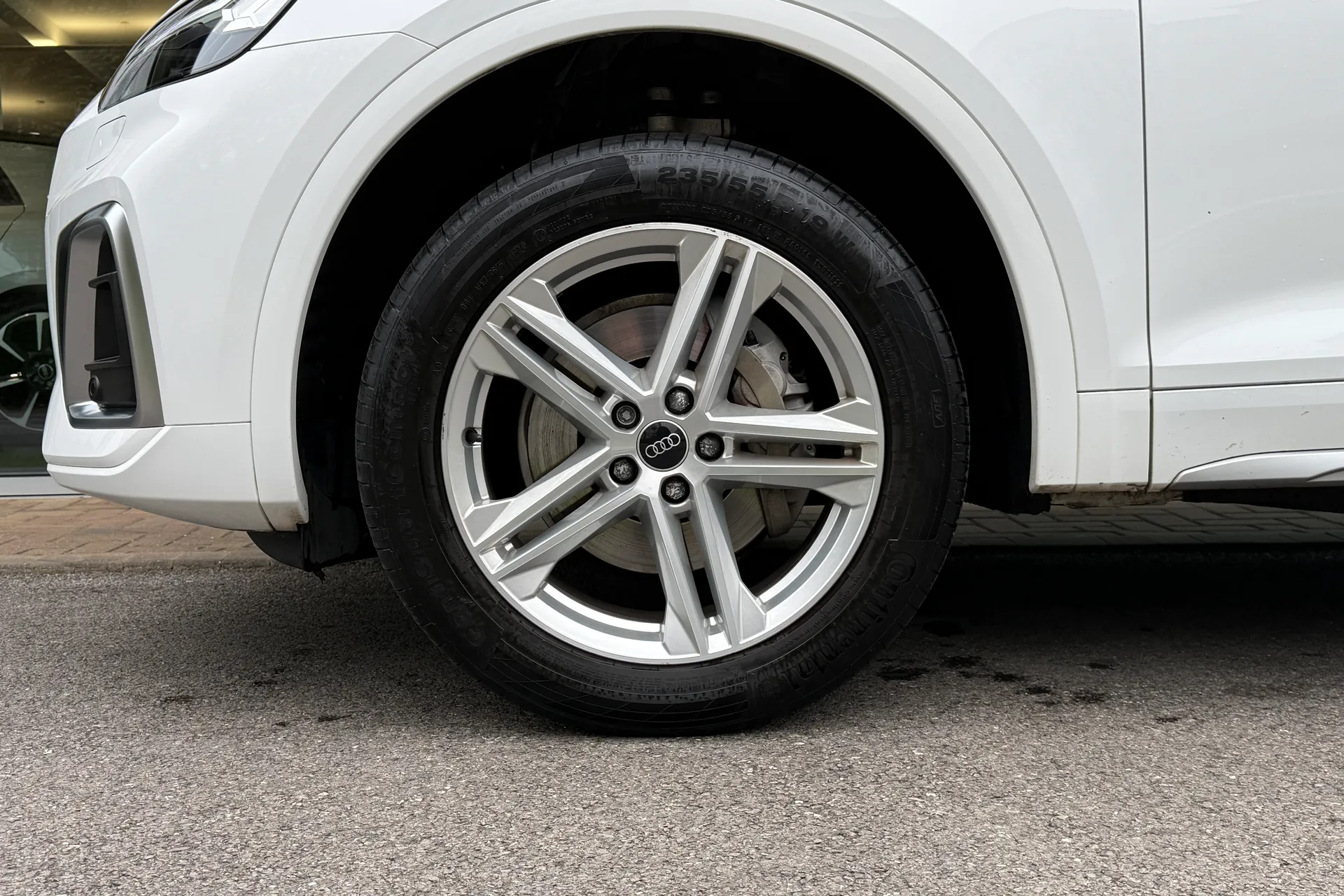 Audi Q5 thumbnail image number 10