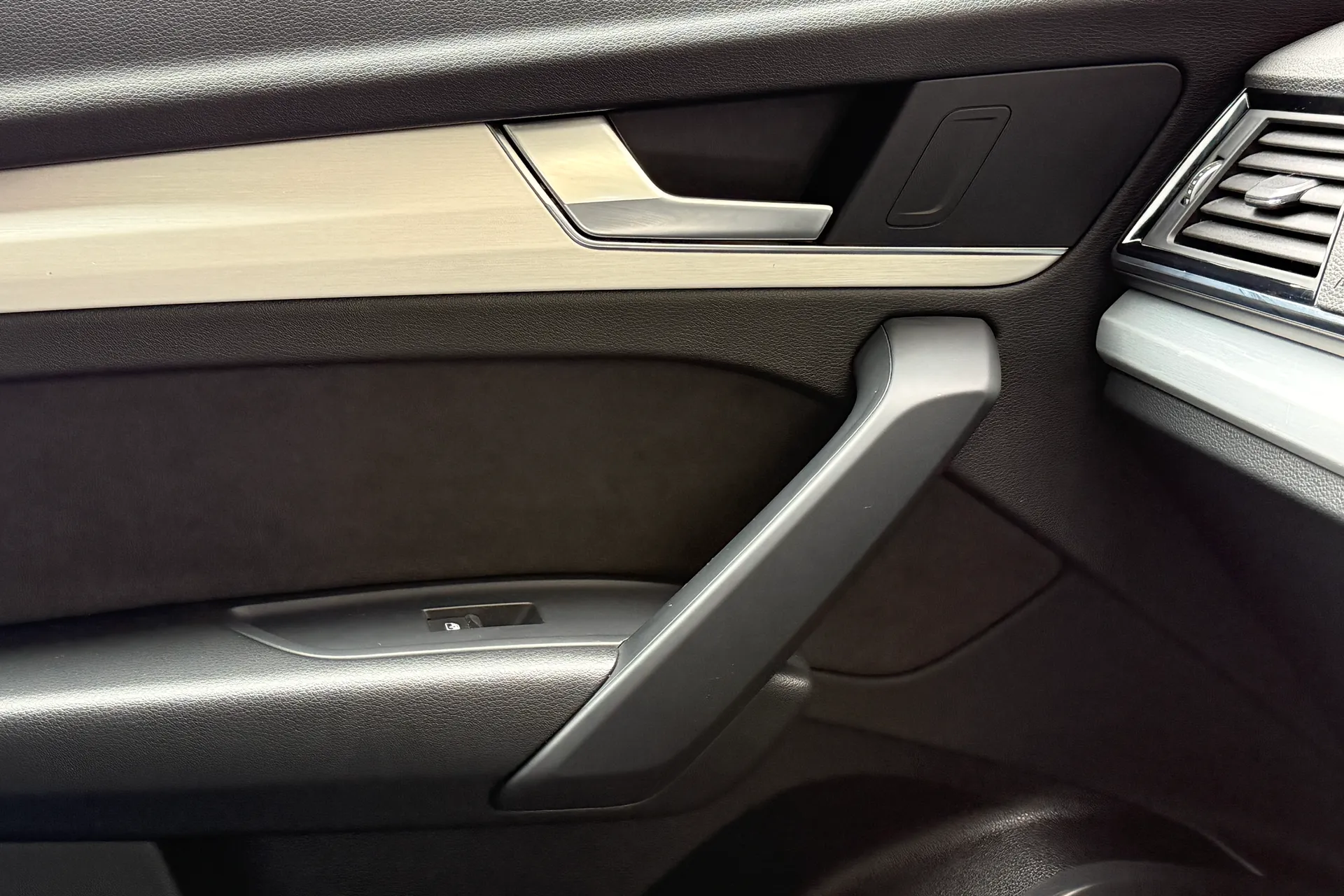 Audi Q5 thumbnail image number 34