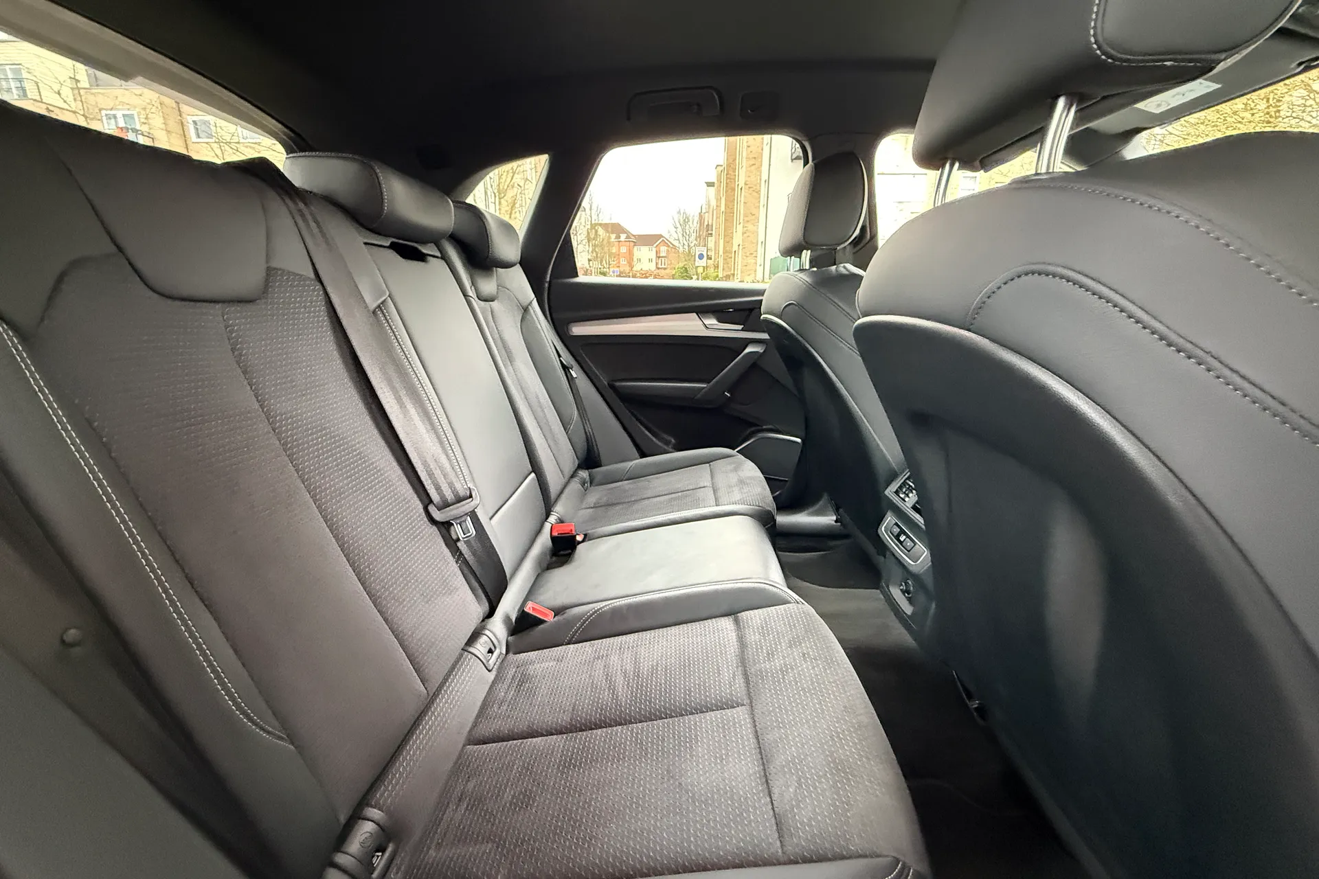 Audi Q5 thumbnail image number 44