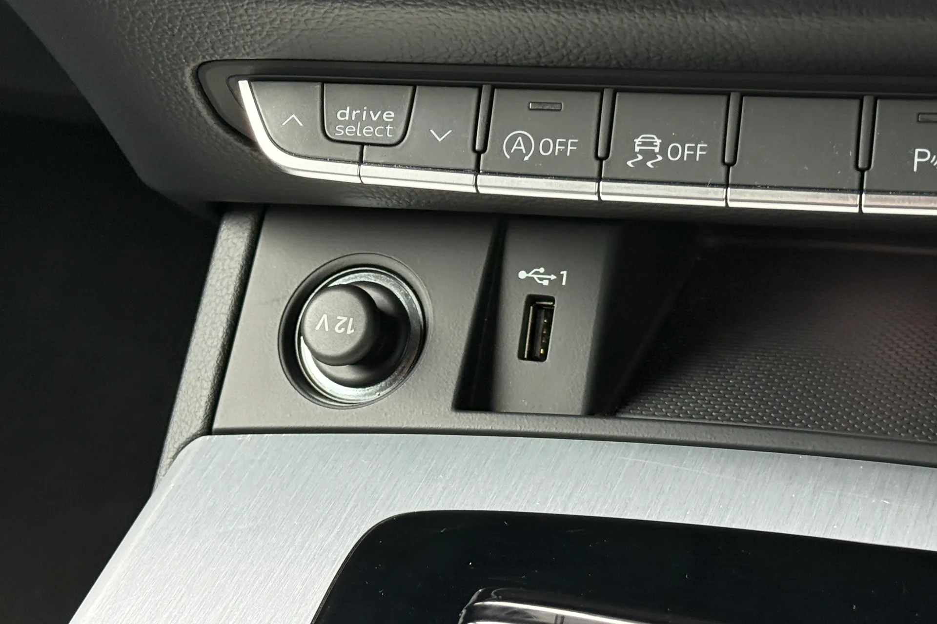 Audi Q5 thumbnail image number 24