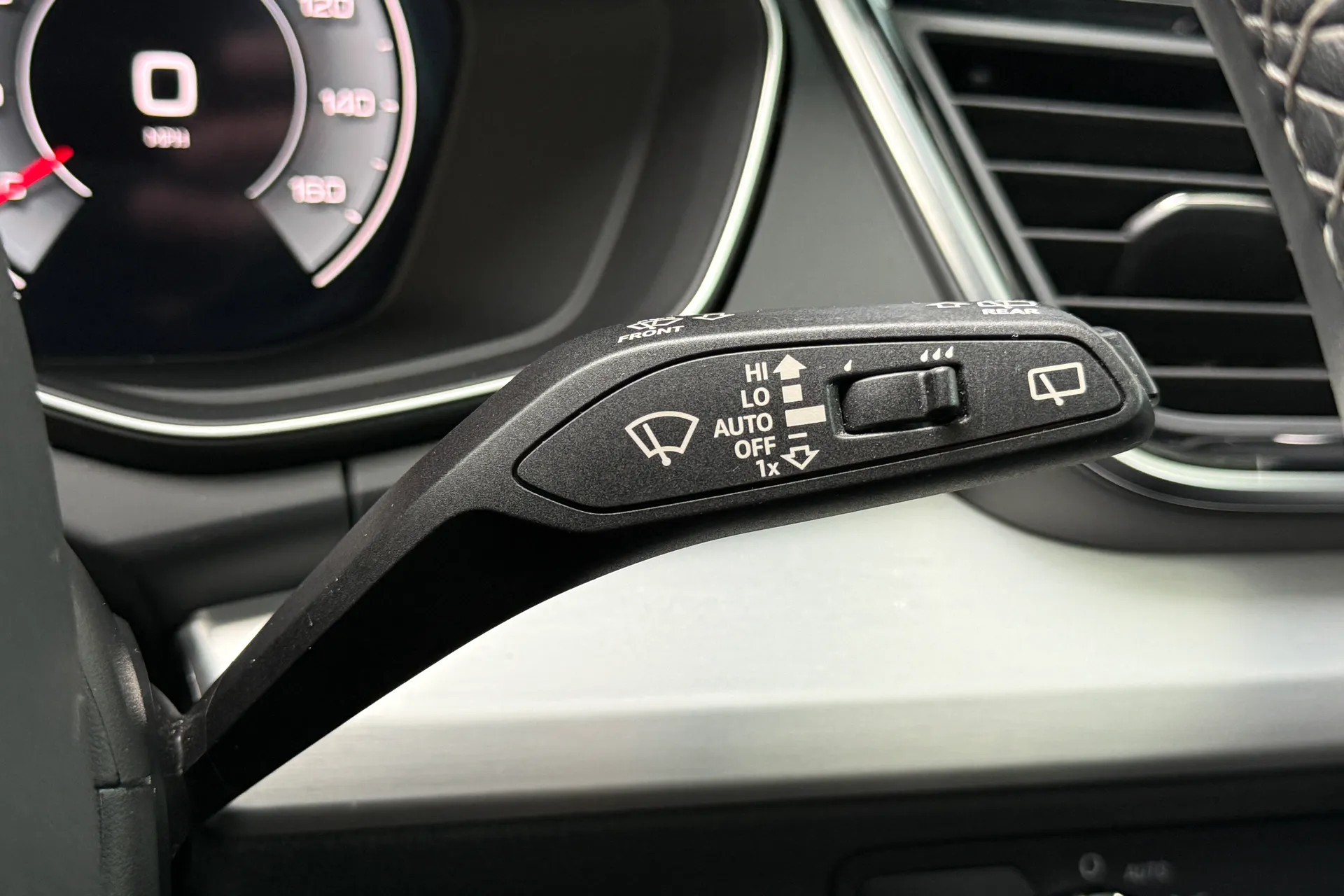 Audi Q5 thumbnail image number 17