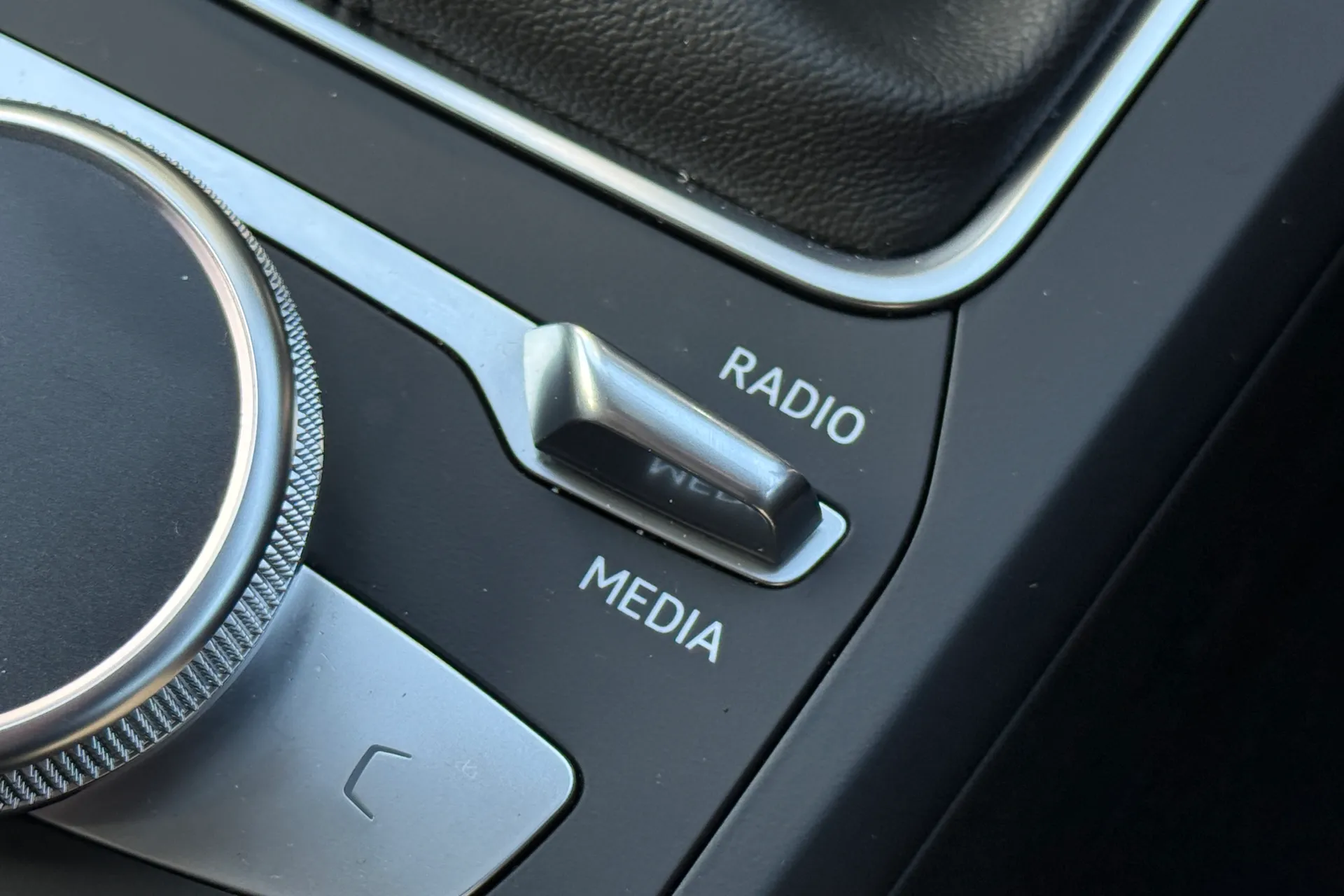 Audi Q2 thumbnail image number 24