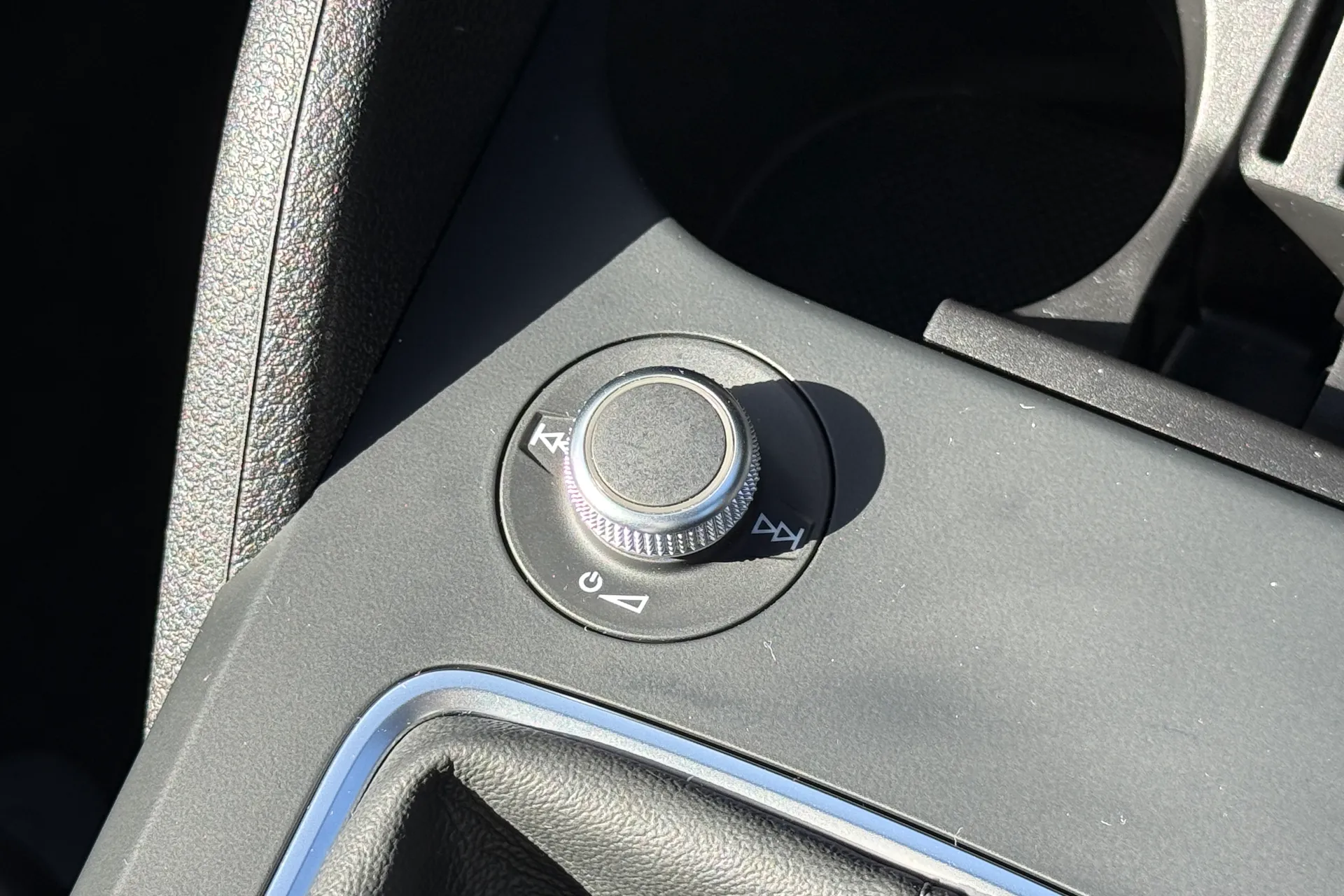 Audi Q2 thumbnail image number 26