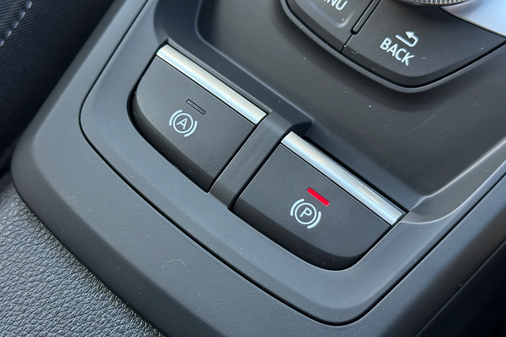 Audi Q2 thumbnail image number 21