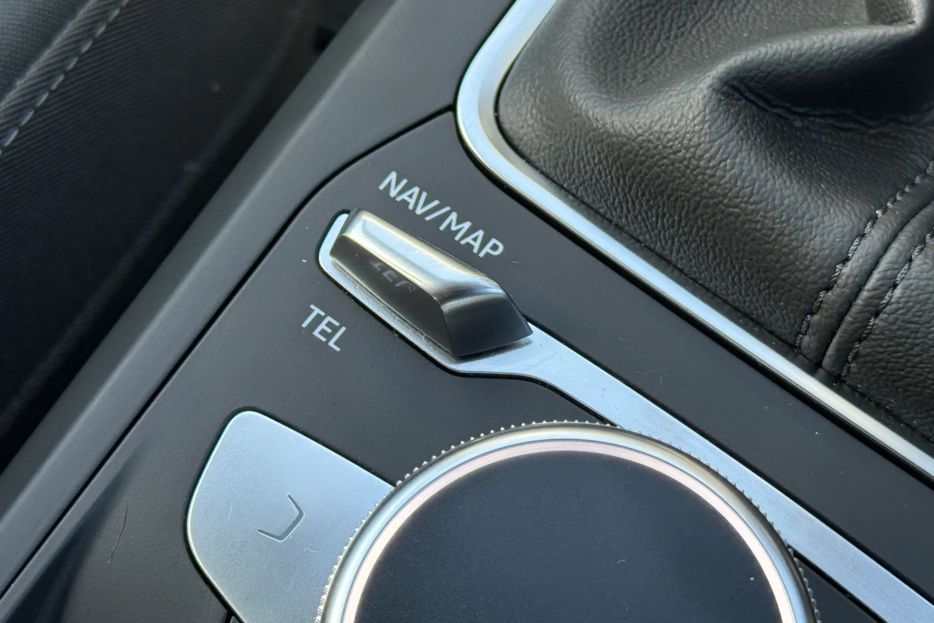 Audi Q2 thumbnail image number 25