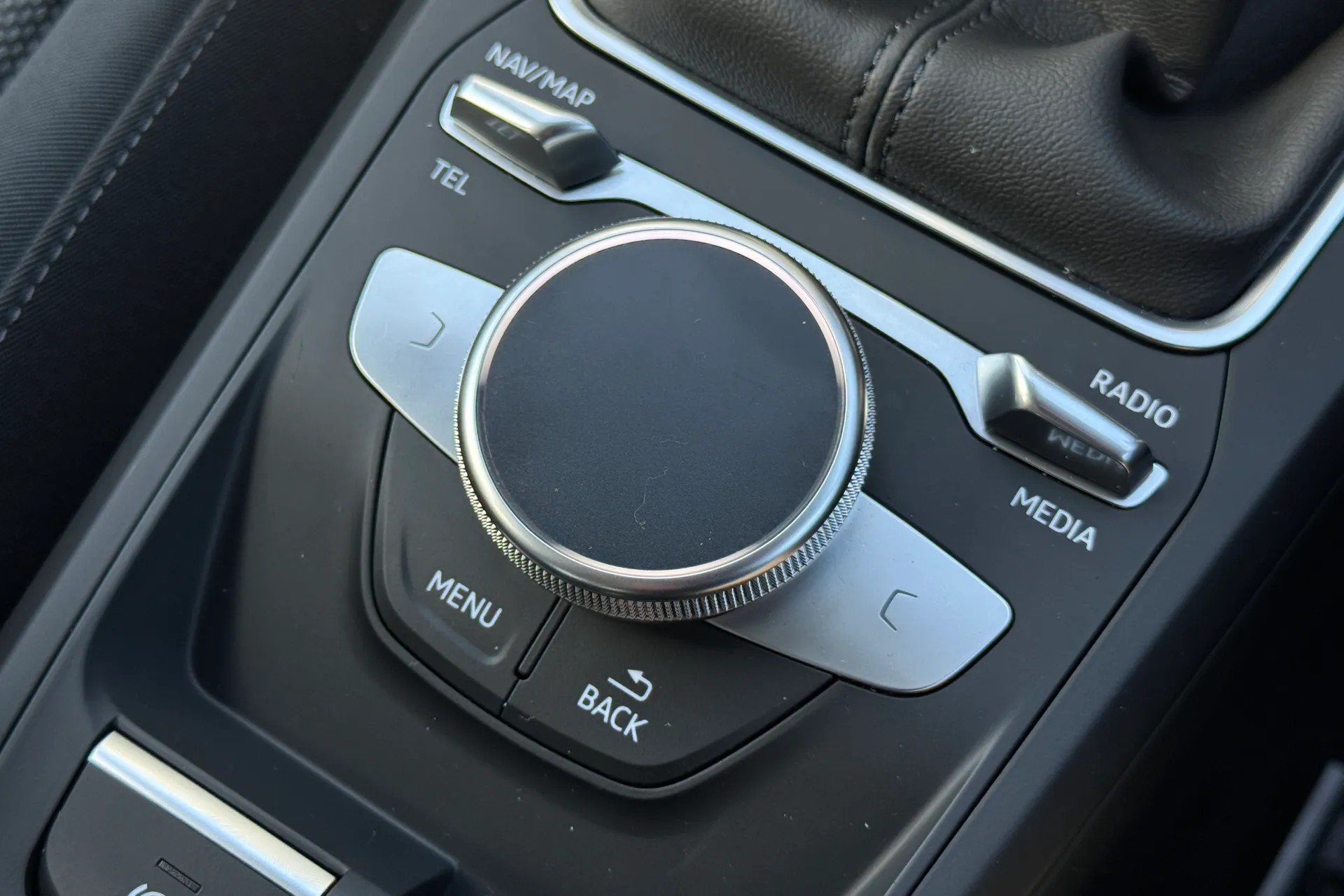 Audi Q2 thumbnail image number 22