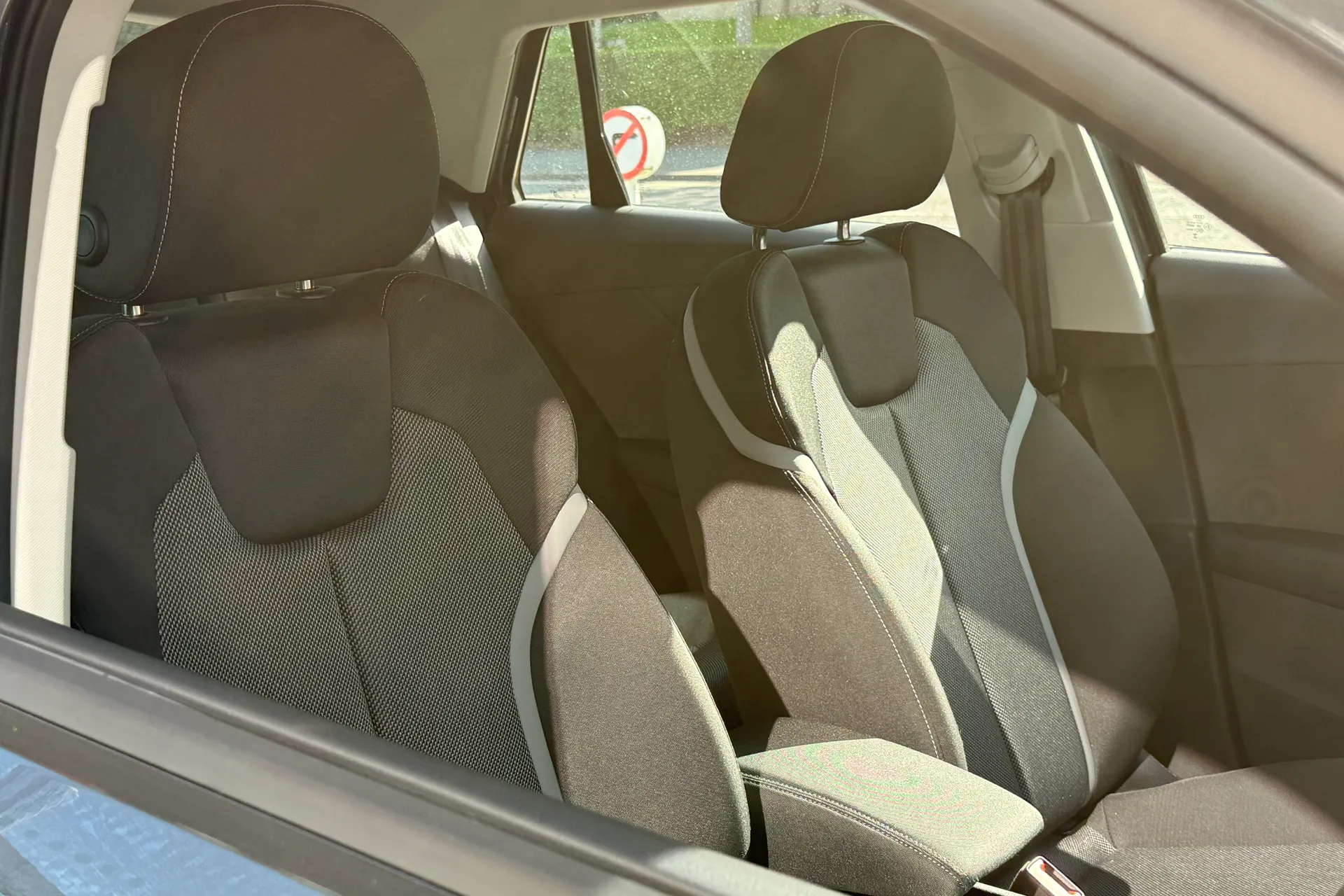 Audi Q2 thumbnail image number 39