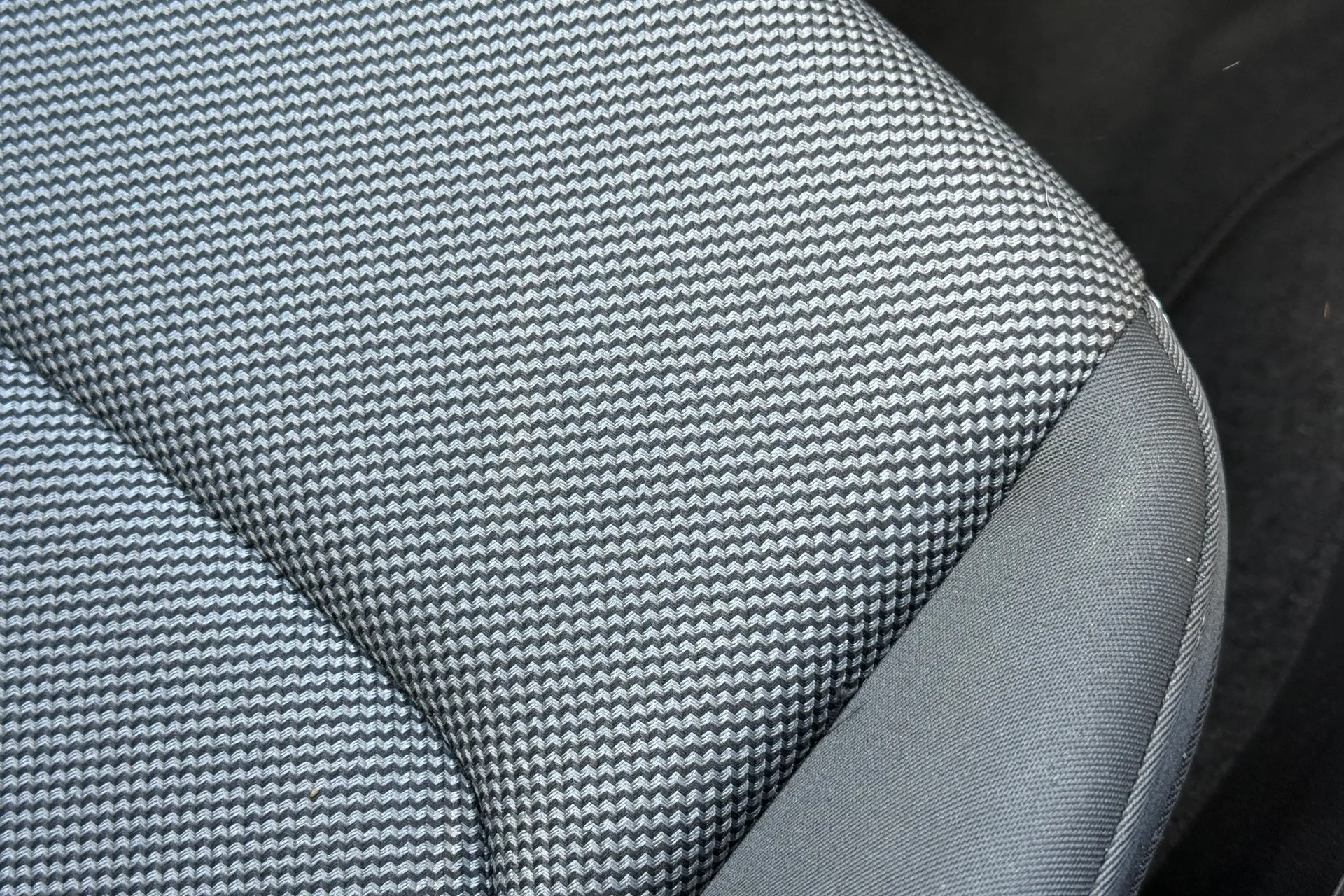 Audi Q2 thumbnail image number 34