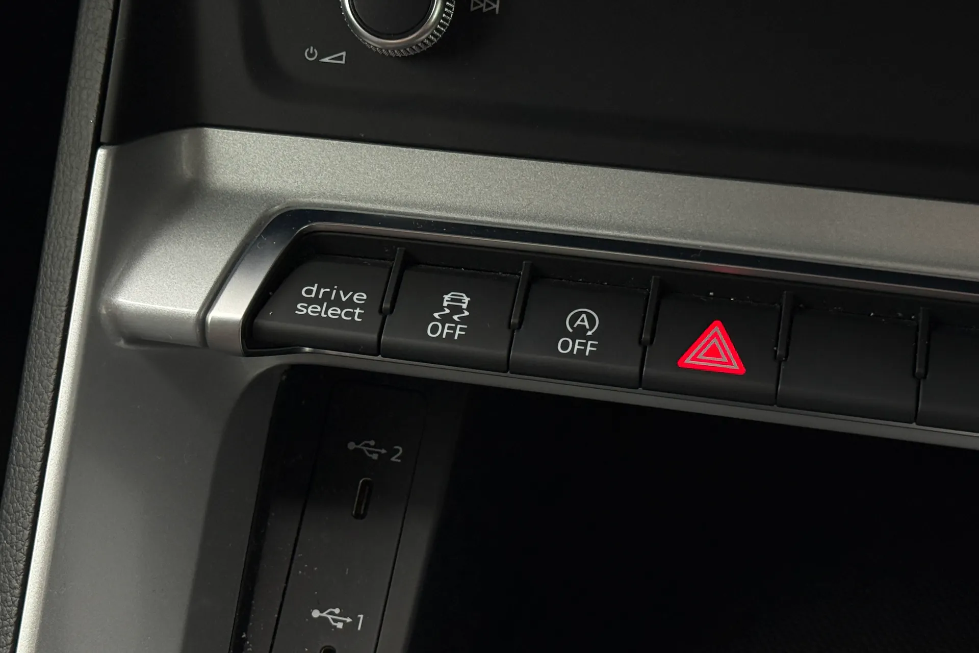 Audi Q3 thumbnail image number 19