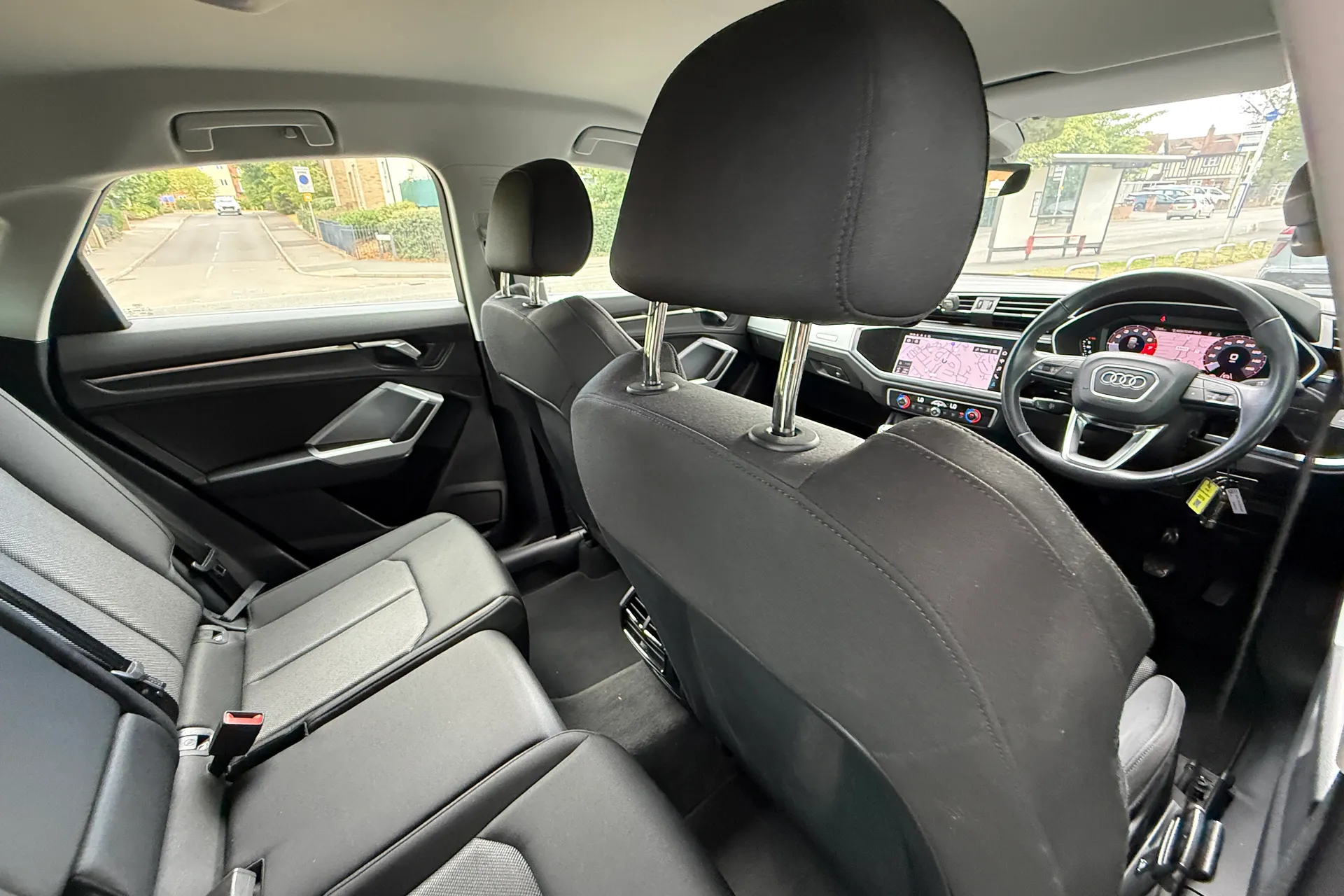 Audi Q3 thumbnail image number 33