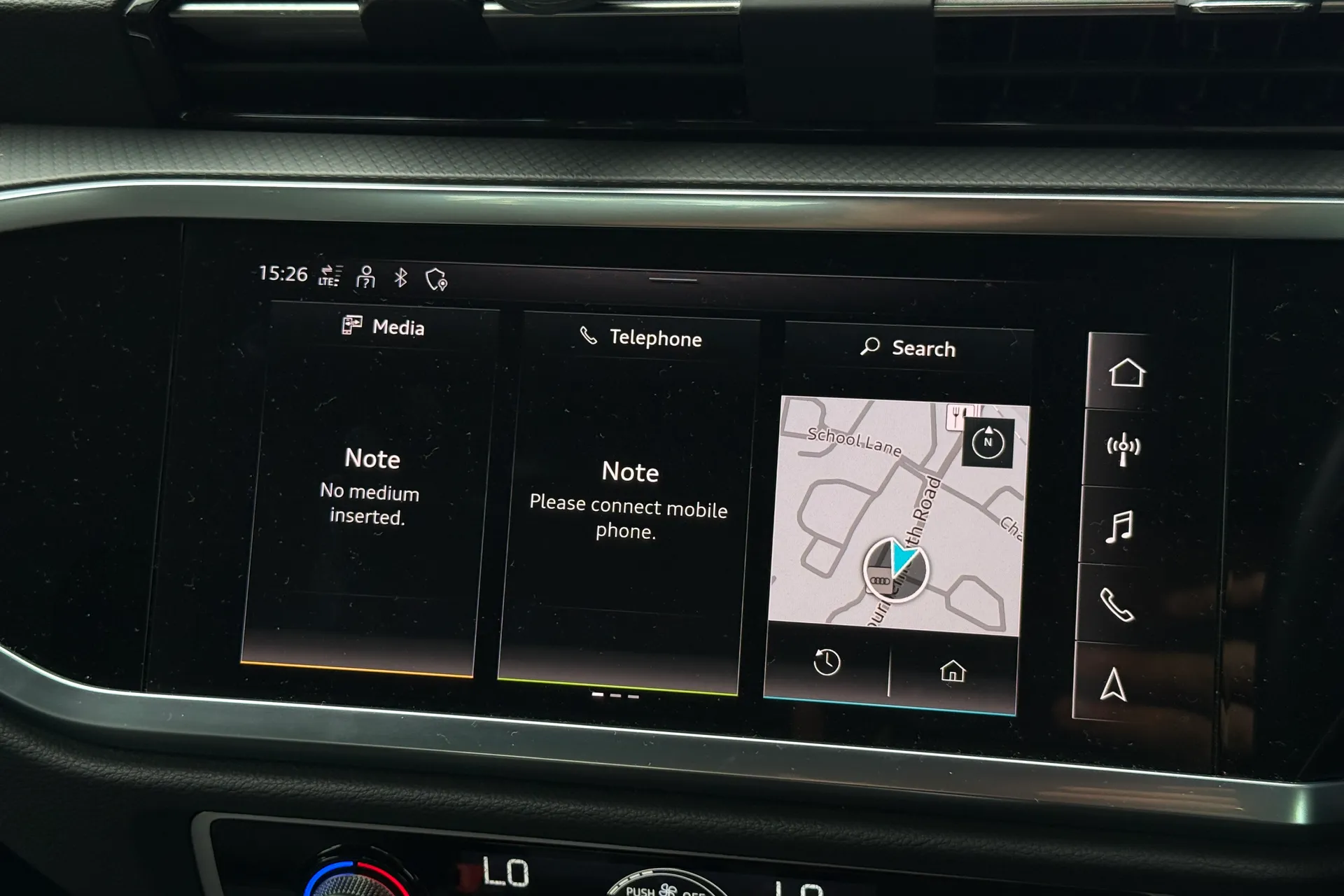 Audi Q3 thumbnail image number 16