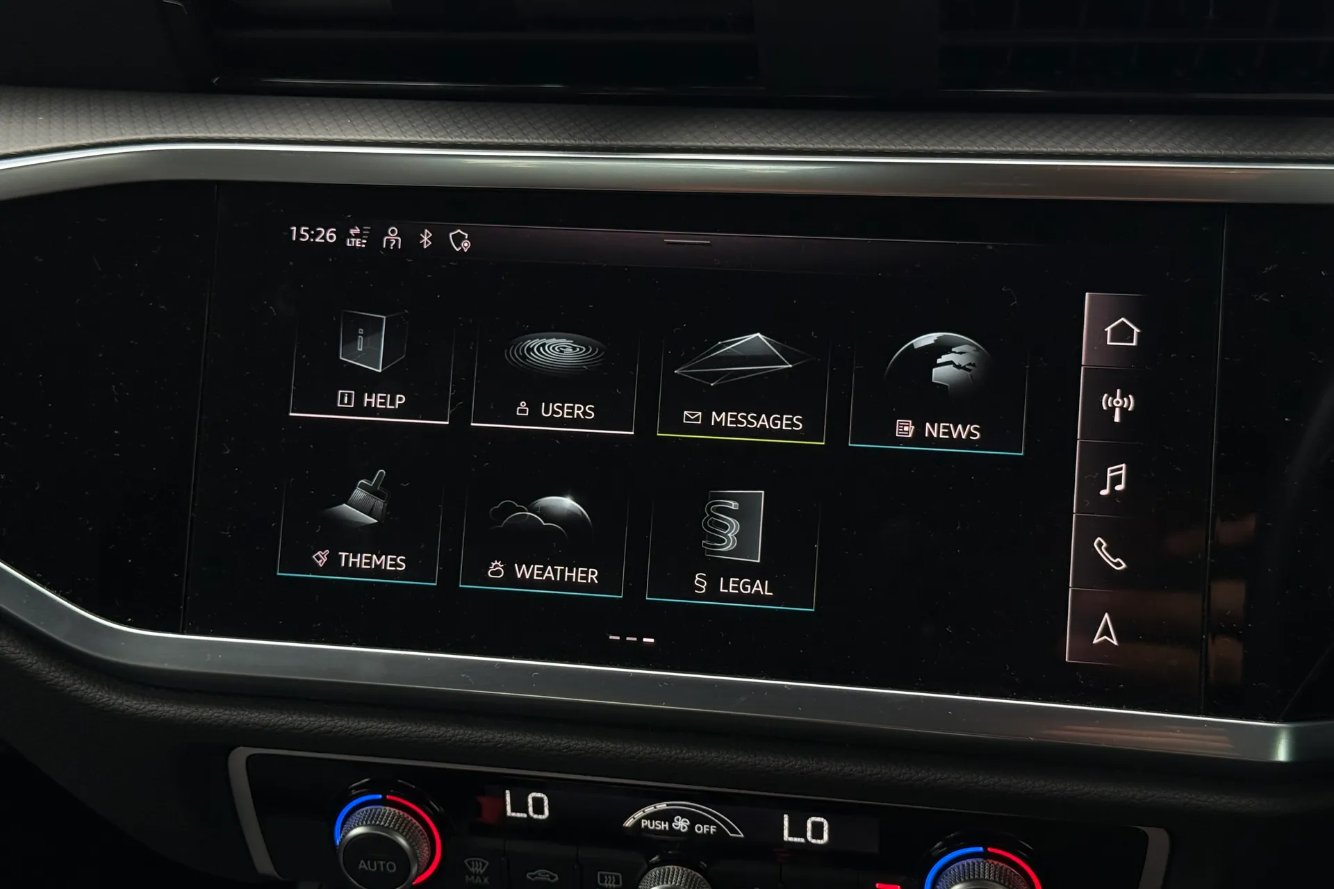 Audi Q3 thumbnail image number 14