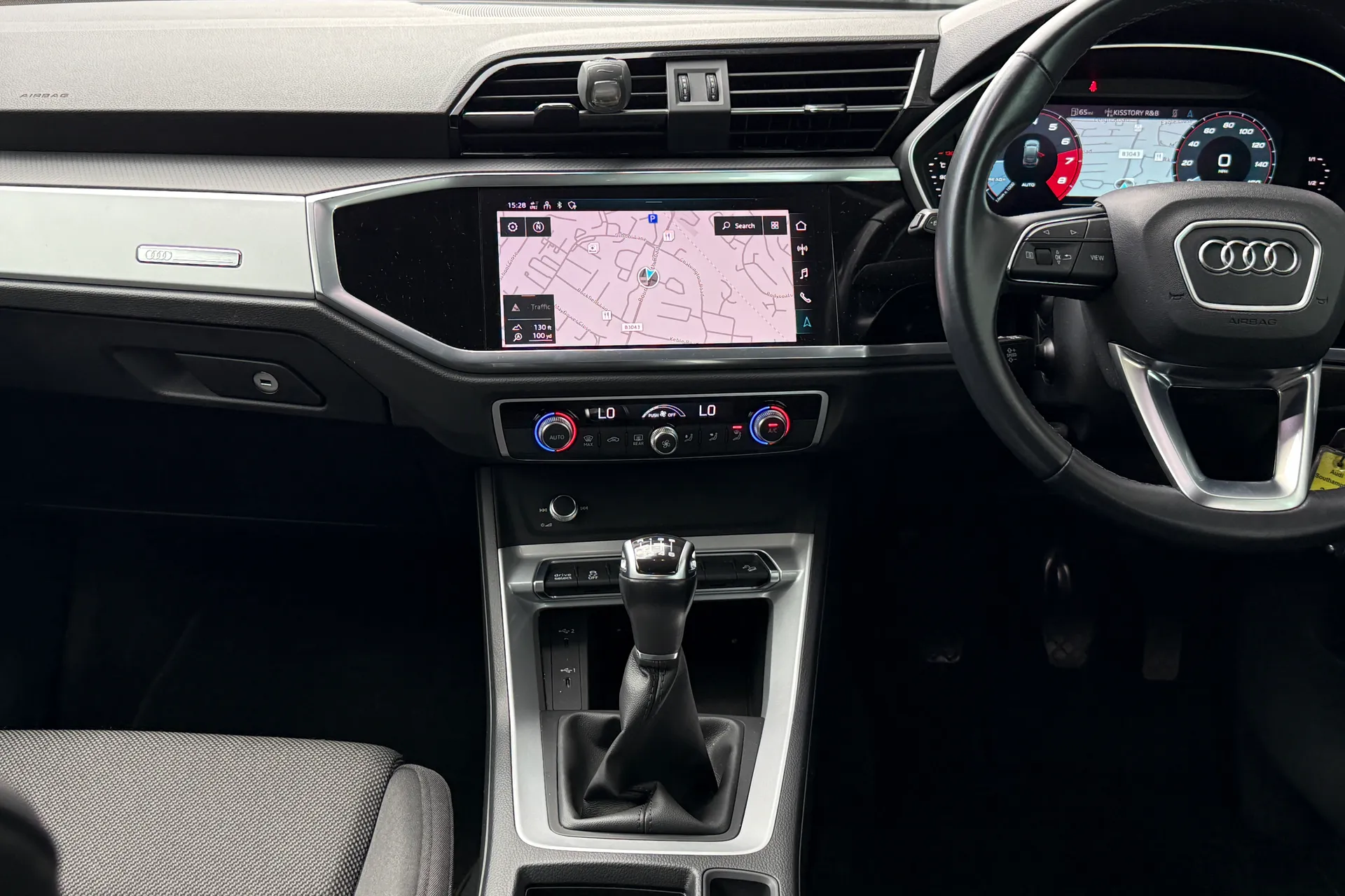 Audi Q3 thumbnail image number 36