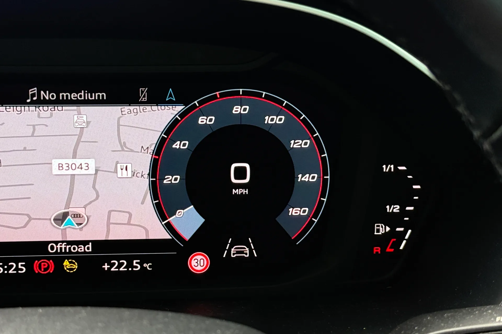Audi Q3 thumbnail image number 8