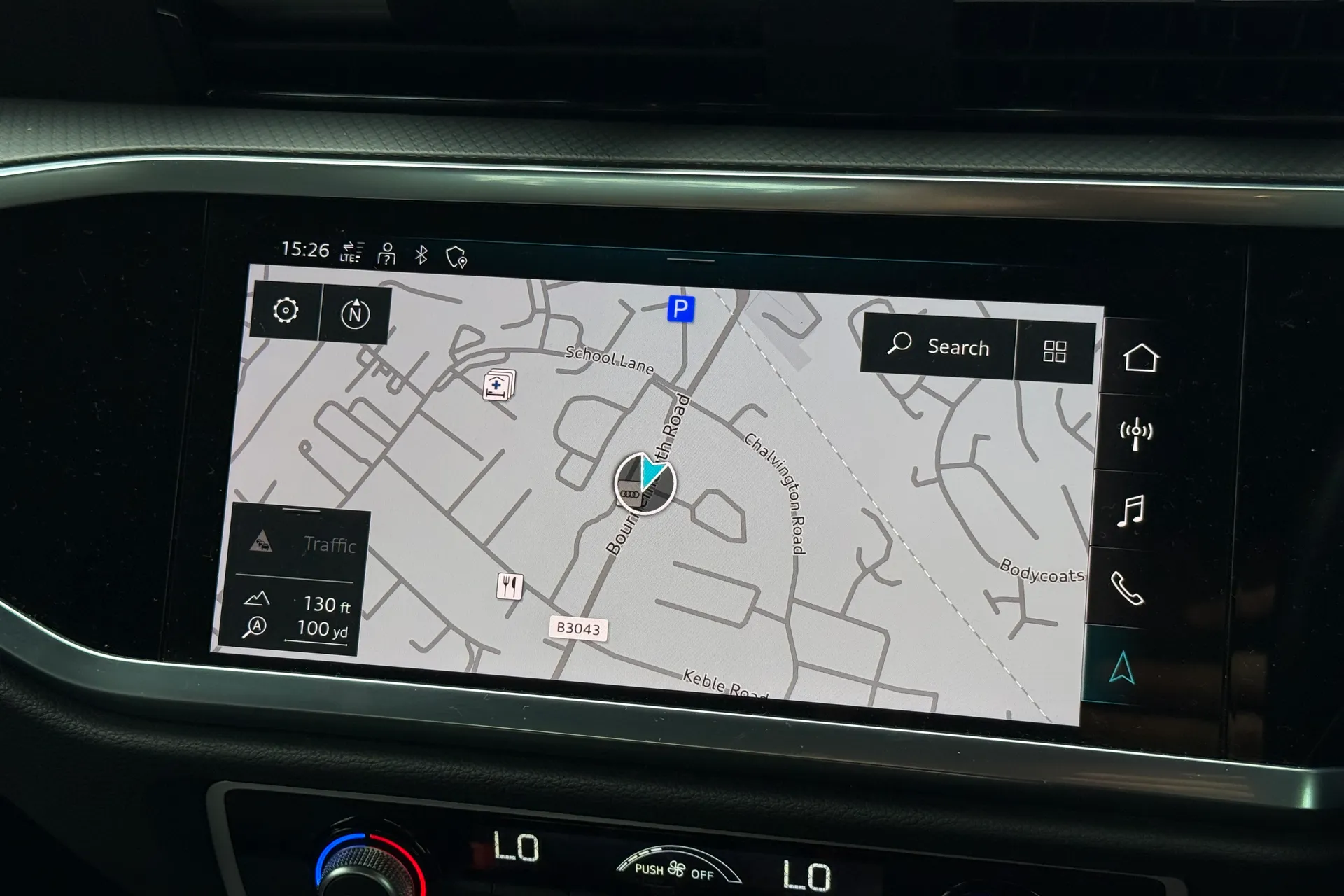 Audi Q3 thumbnail image number 17