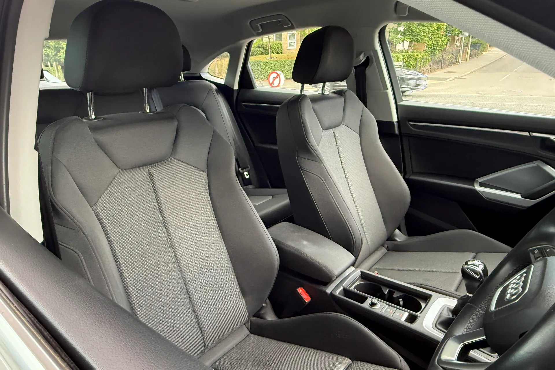 Audi Q3 thumbnail image number 29