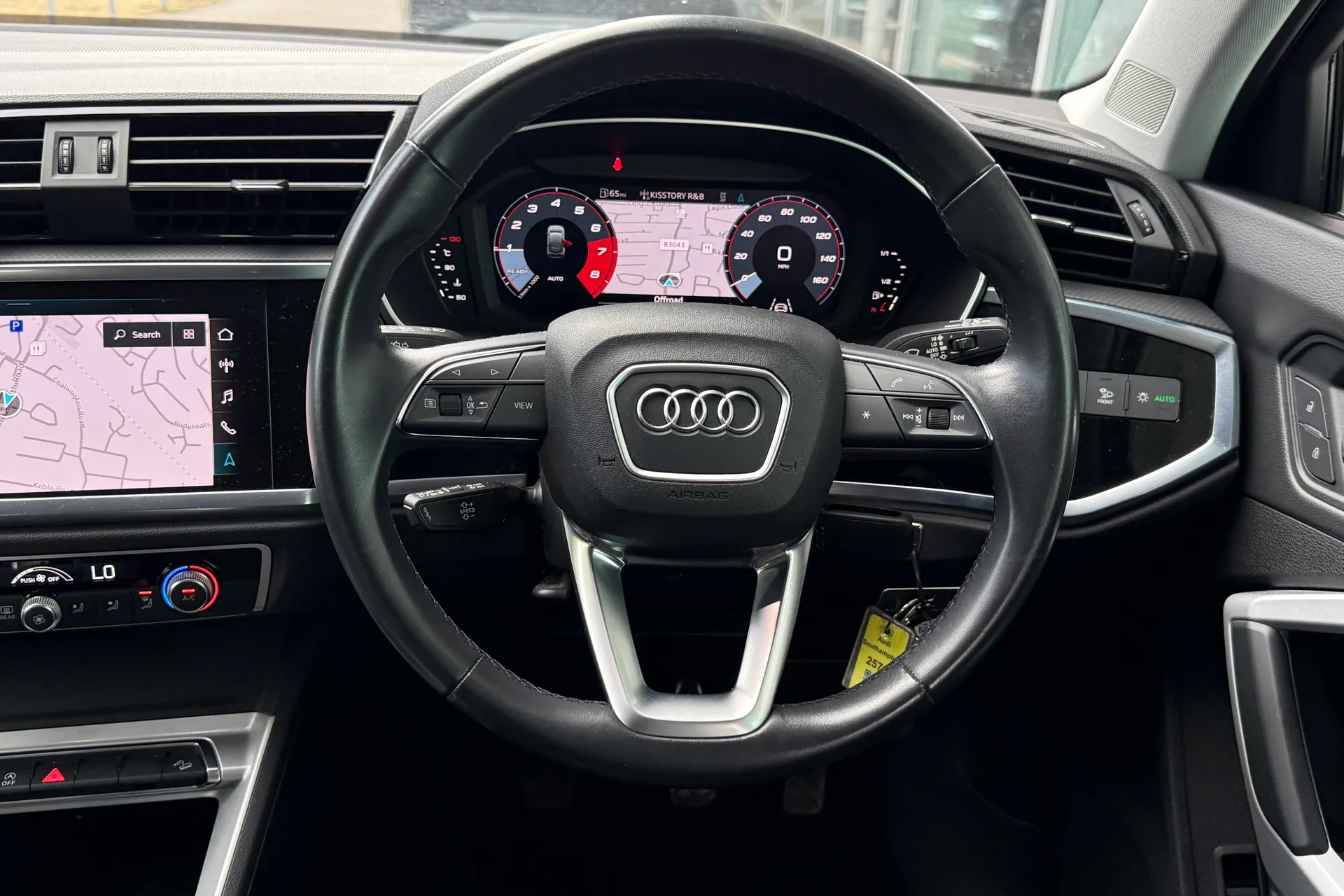 Audi Q3 thumbnail image number 37