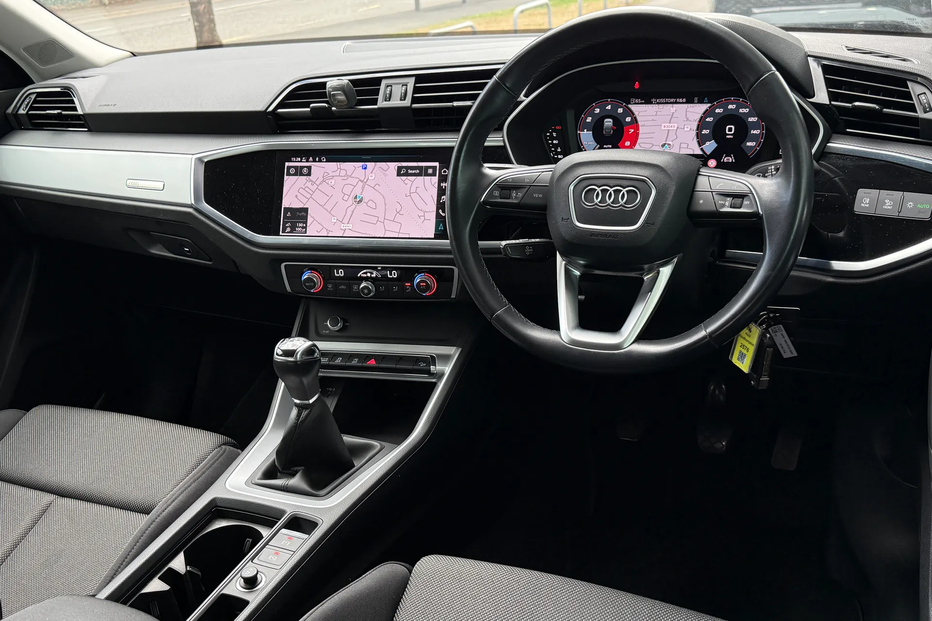 Audi Q3 thumbnail image number 32