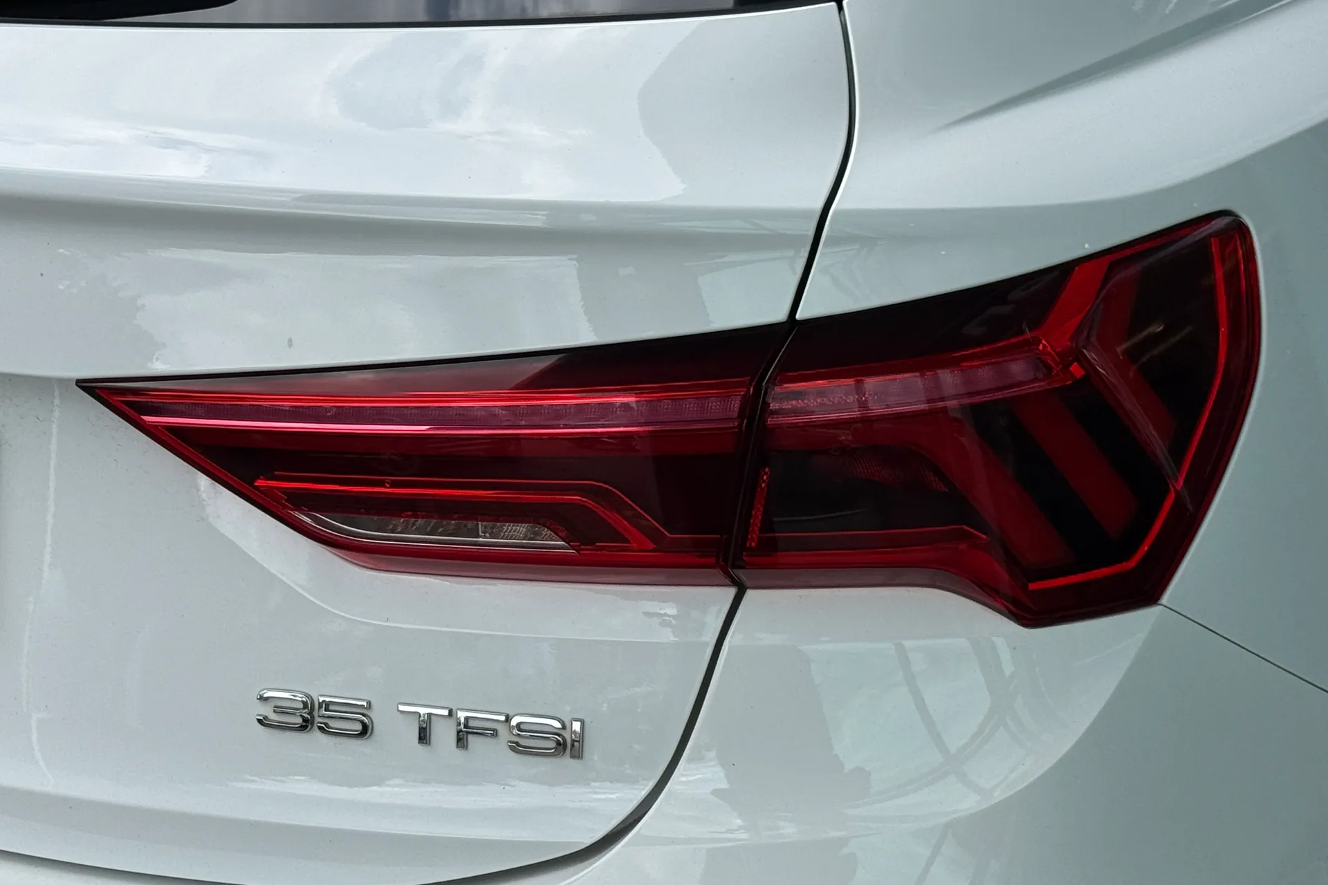 Audi Q3 thumbnail image number 40