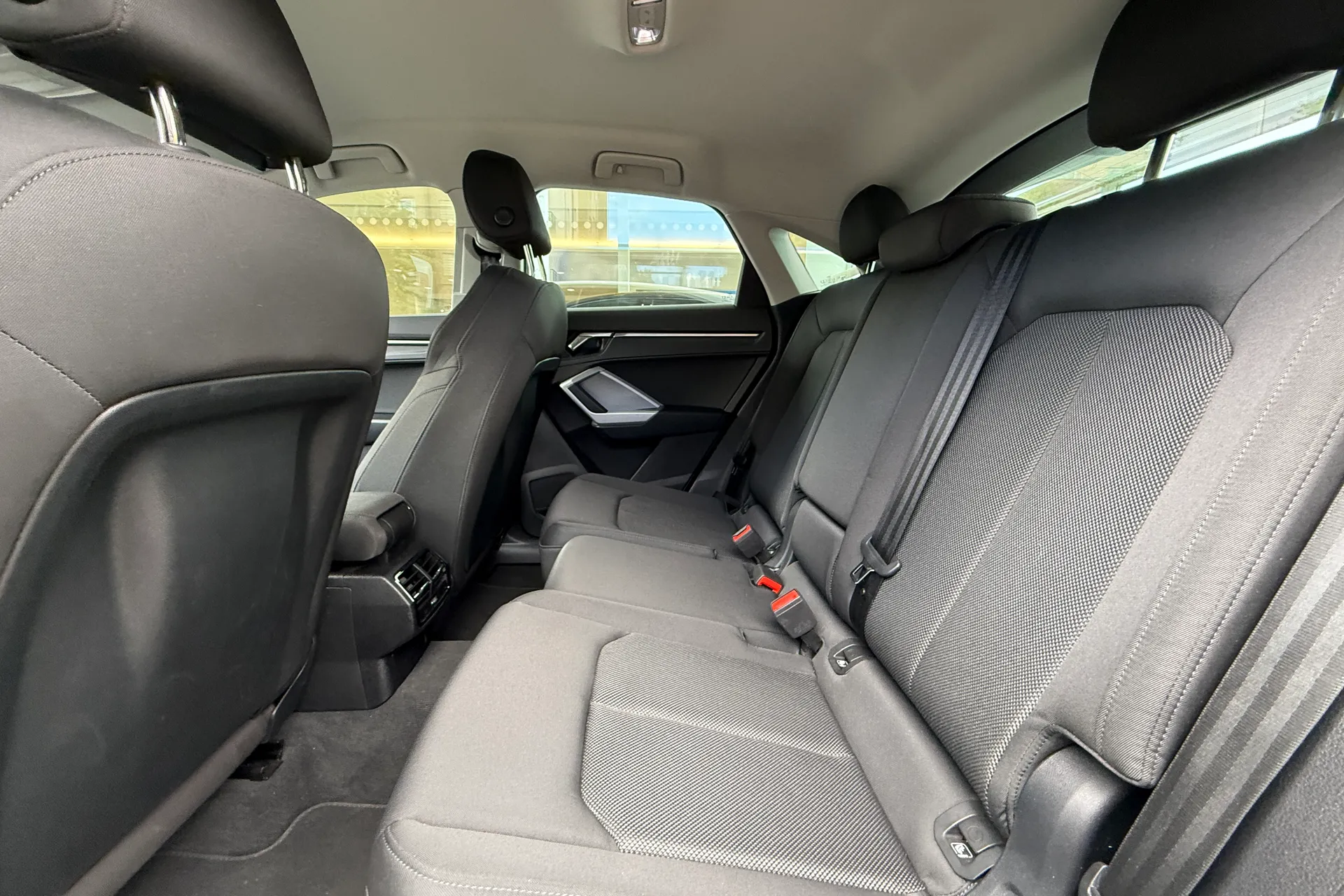 Audi Q3 thumbnail image number 46