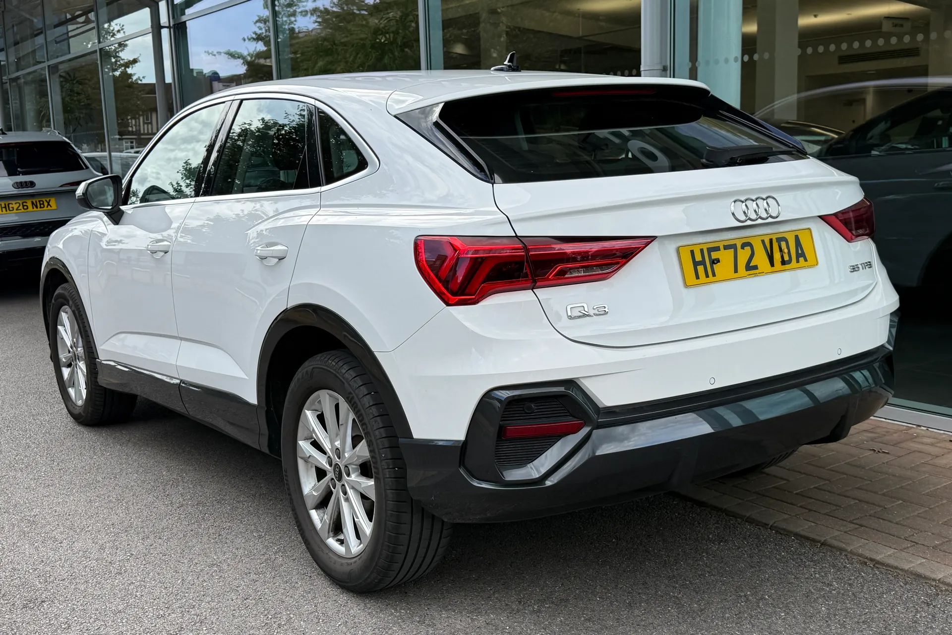 Audi Q3 thumbnail image number 3