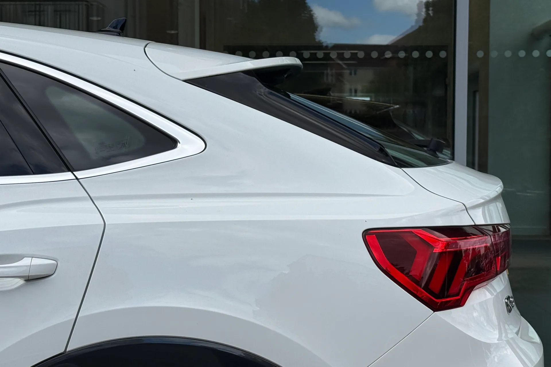 Audi Q3 thumbnail image number 43