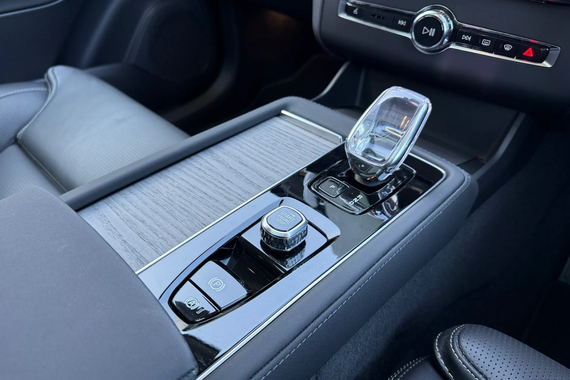 Volvo XC90 thumbnail image number 45