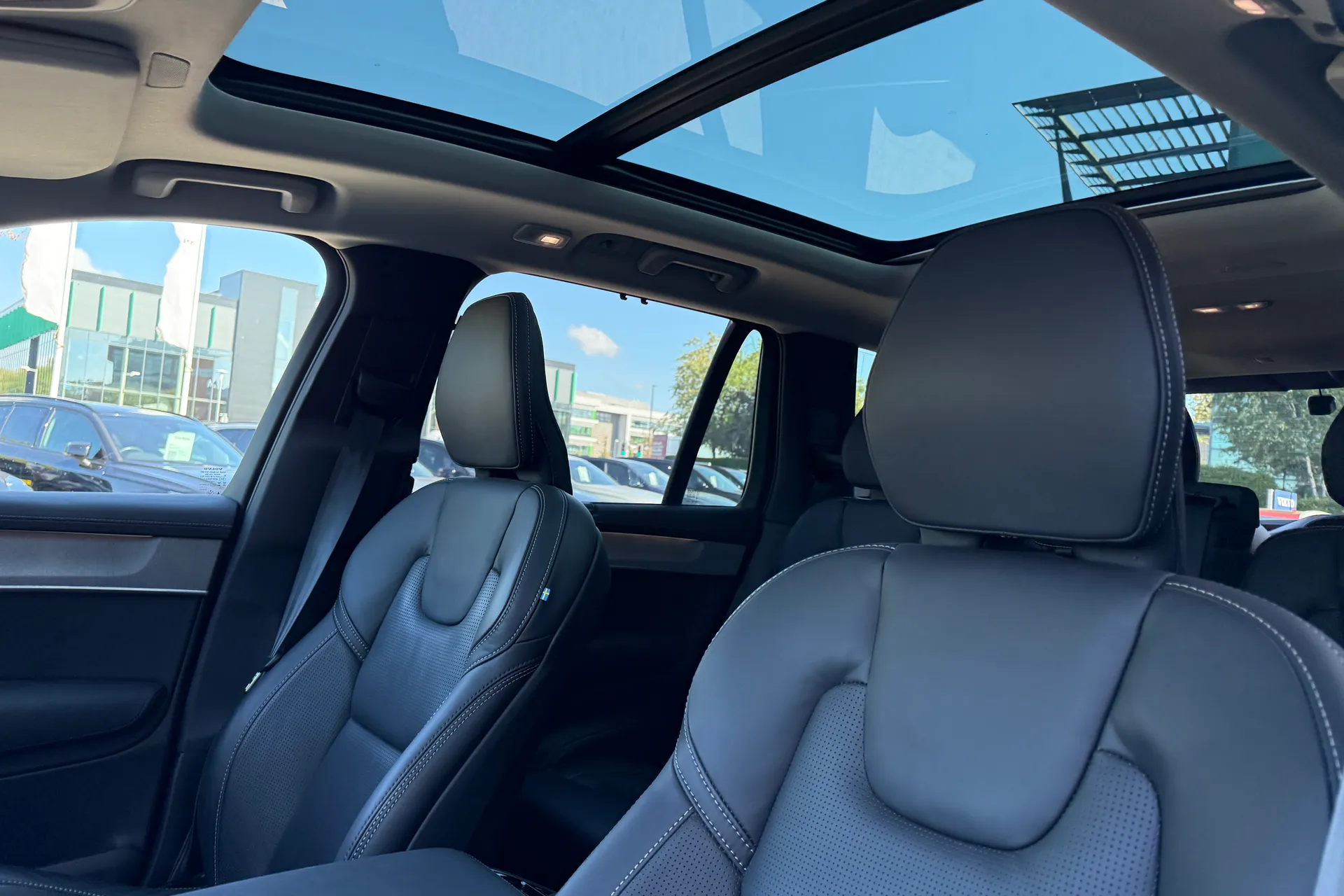 Volvo XC90 thumbnail image number 31