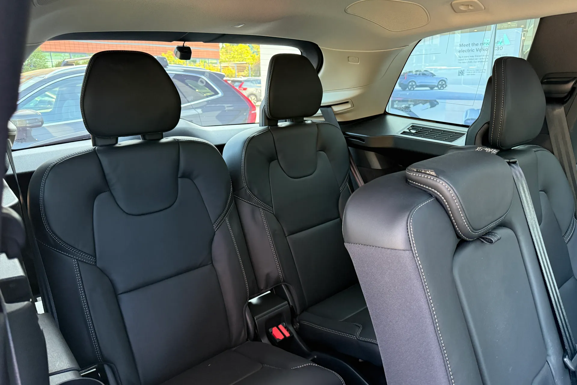 Volvo XC90 thumbnail image number 25