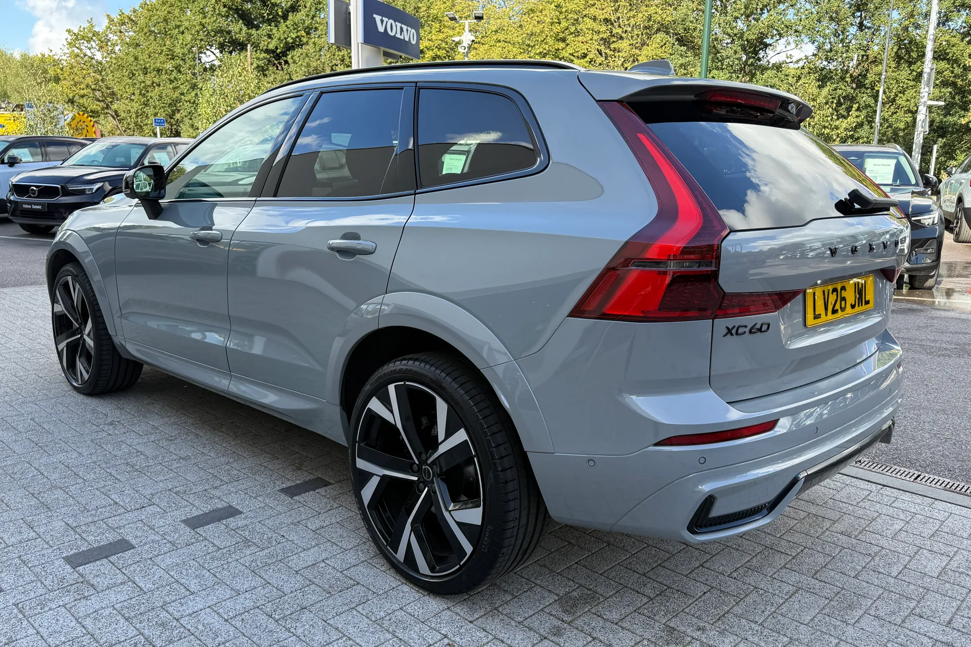 Volvo XC60 thumbnail image number 10