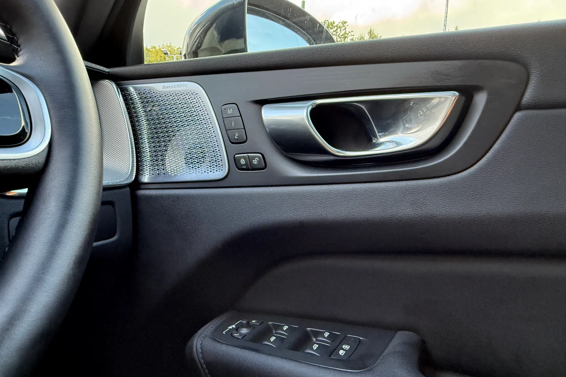 Volvo XC60 thumbnail image number 41