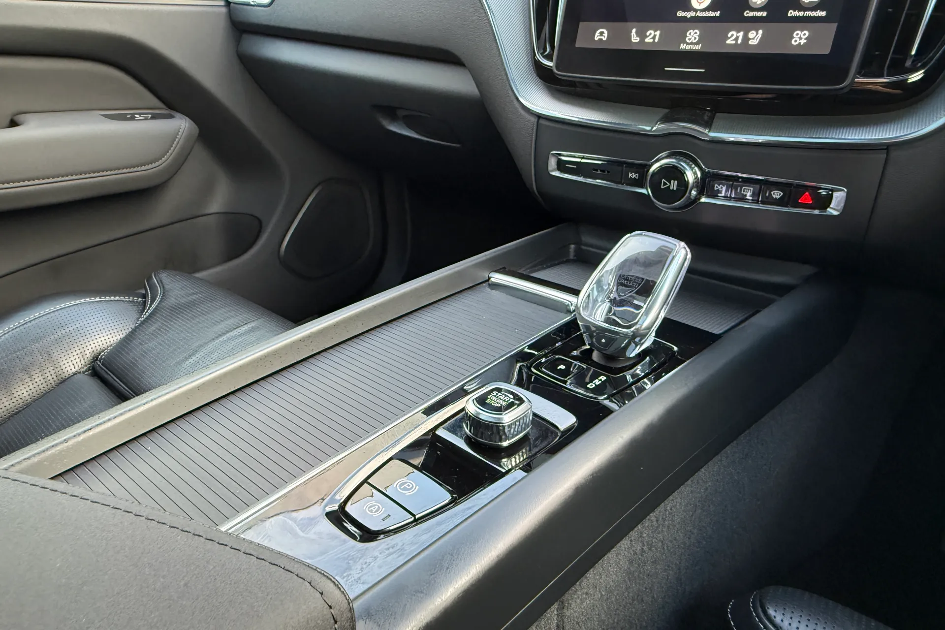Volvo XC60 thumbnail image number 43