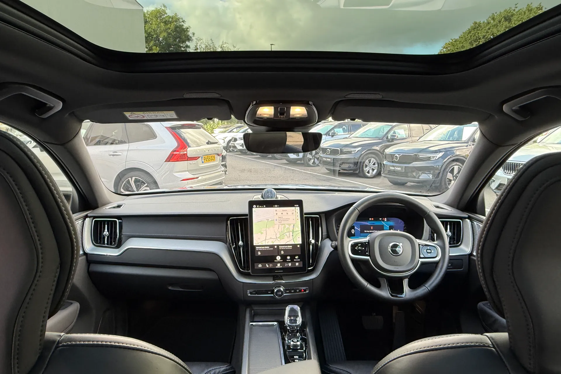 Volvo XC60 thumbnail image number 3