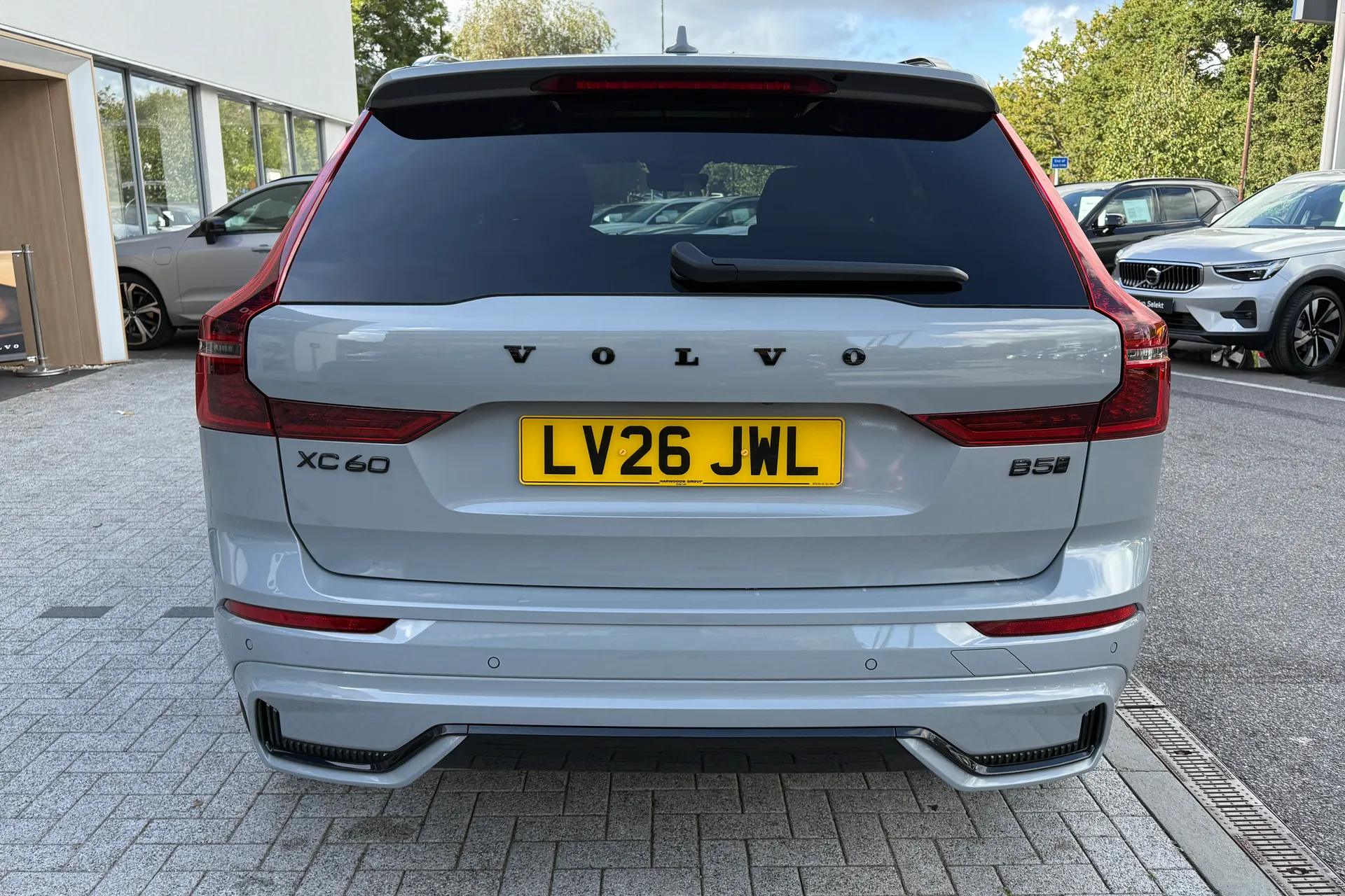 Volvo XC60 thumbnail image number 9