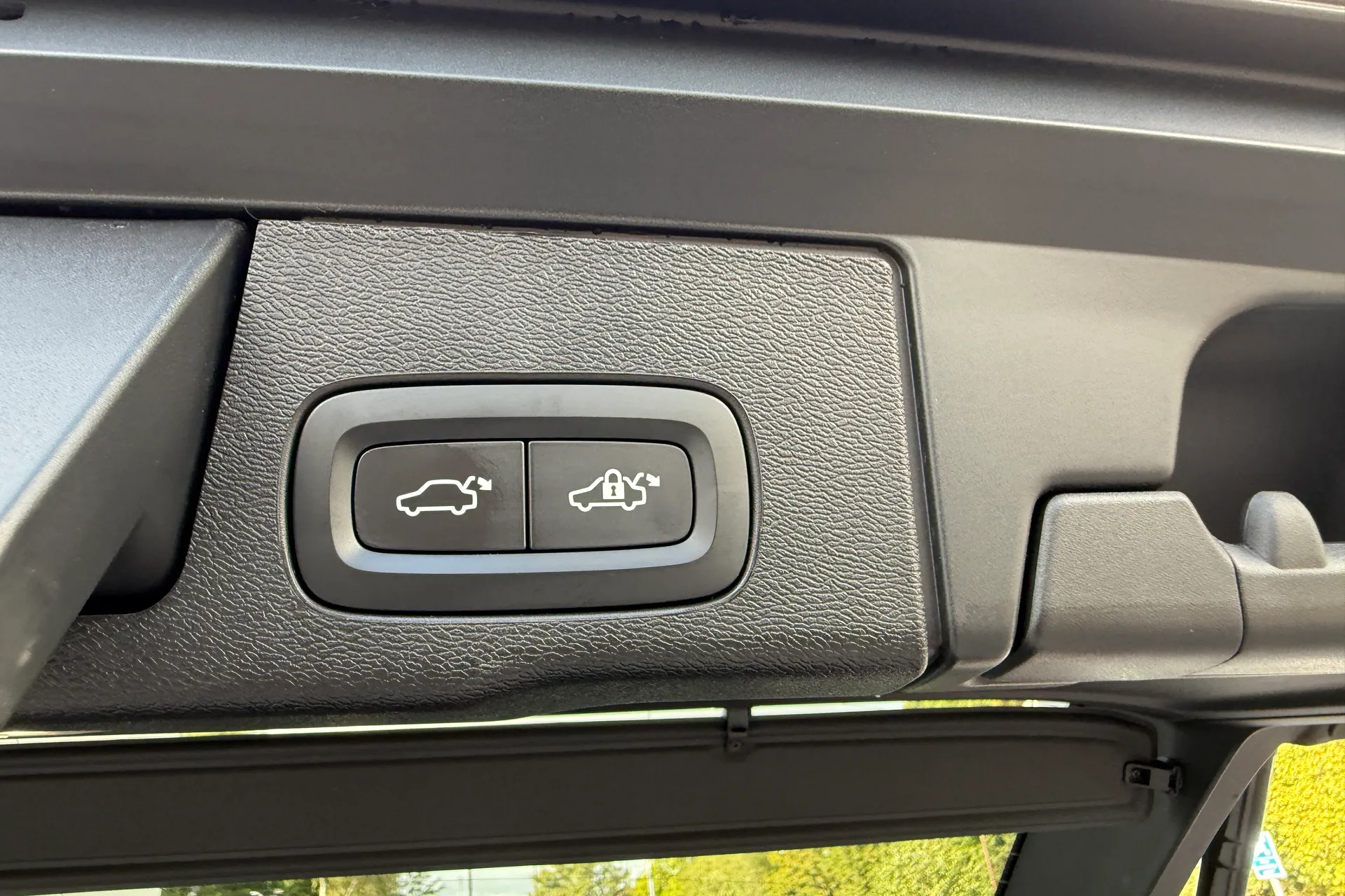 Volvo XC60 thumbnail image number 21
