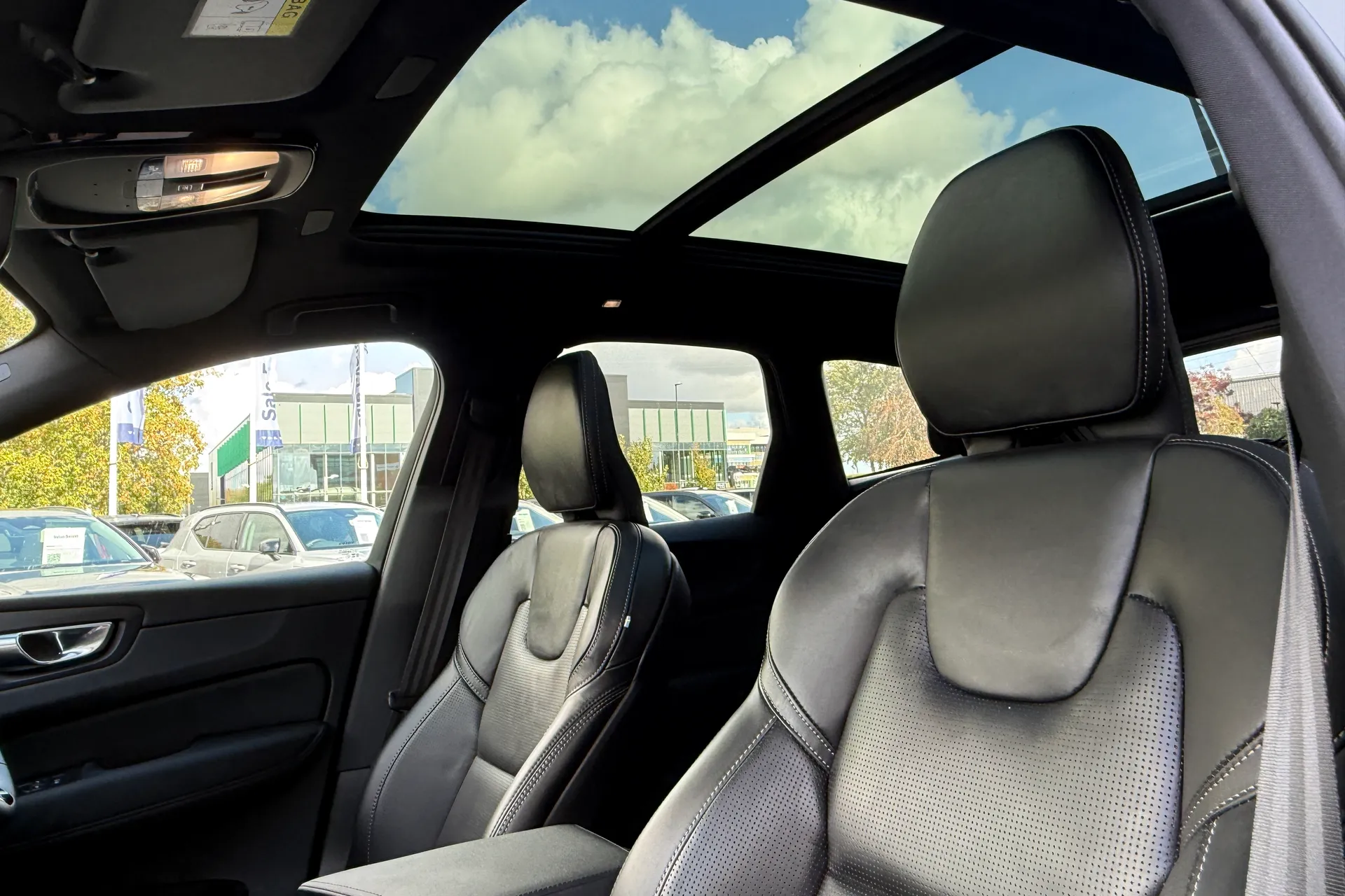 Volvo XC60 thumbnail image number 28