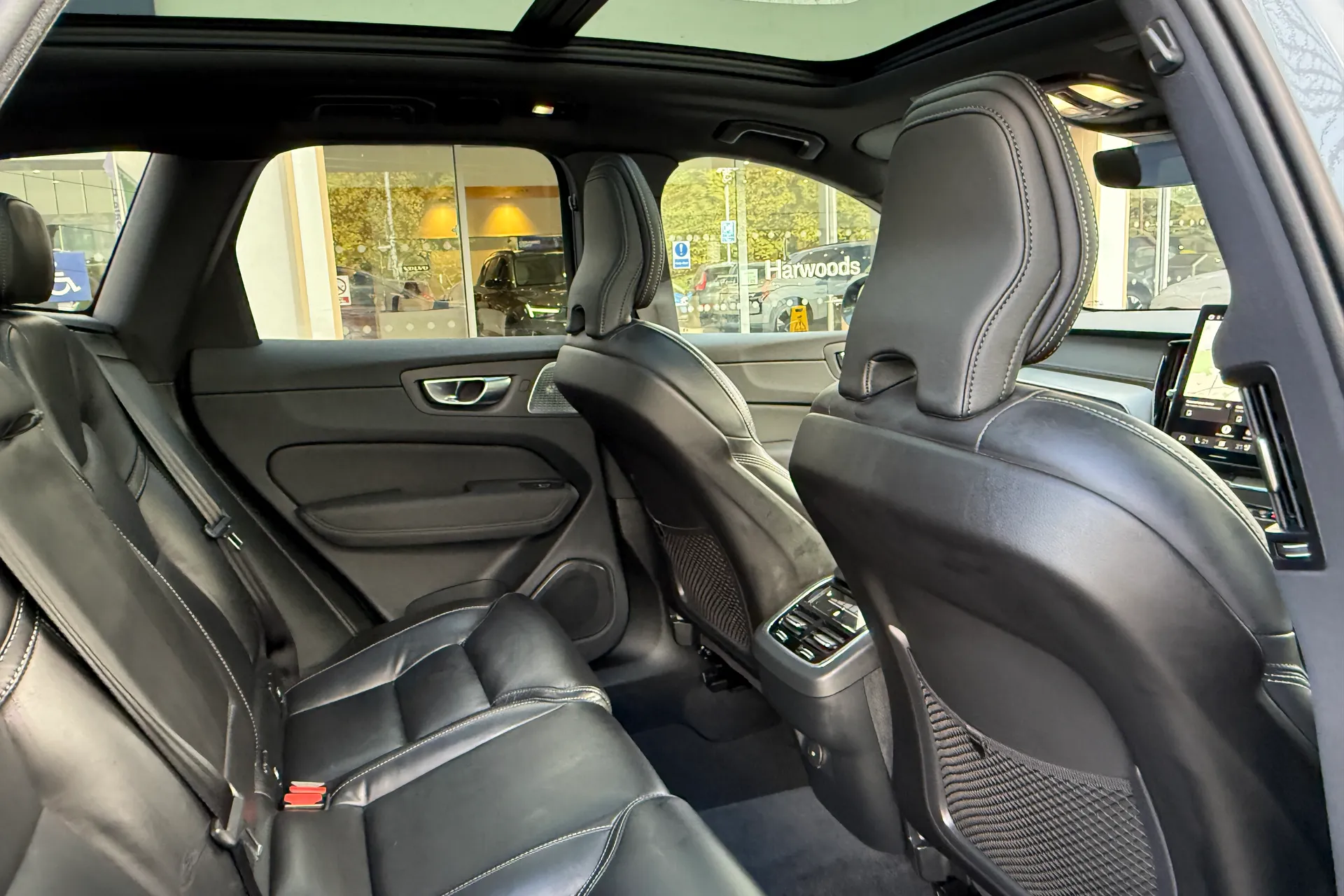 Volvo XC60 thumbnail image number 23