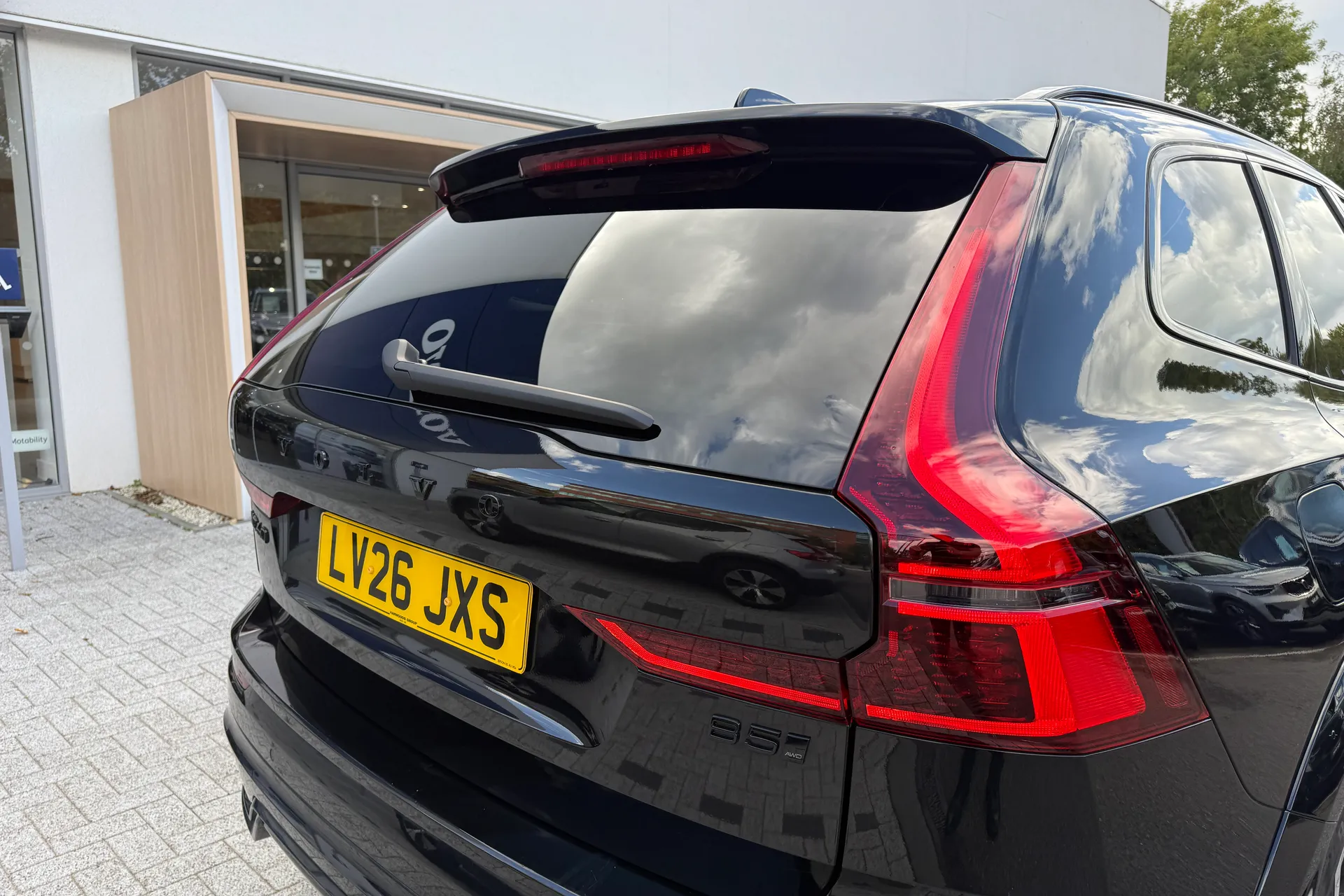 Volvo XC60 thumbnail image number 17