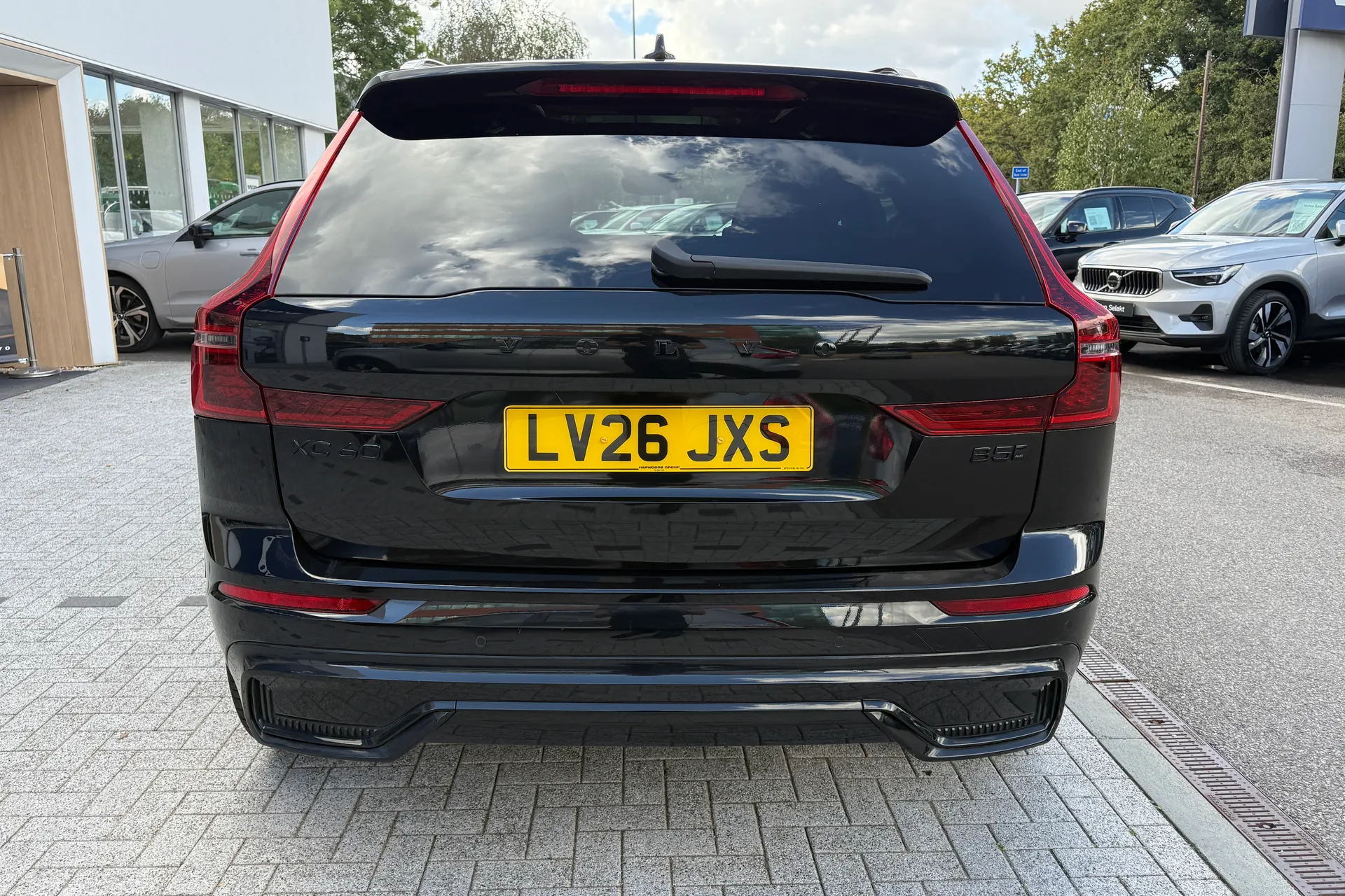 Volvo XC60 thumbnail image number 9