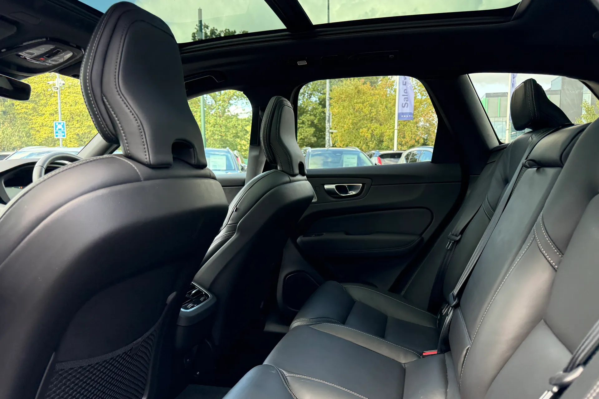 Volvo XC60 thumbnail image number 28