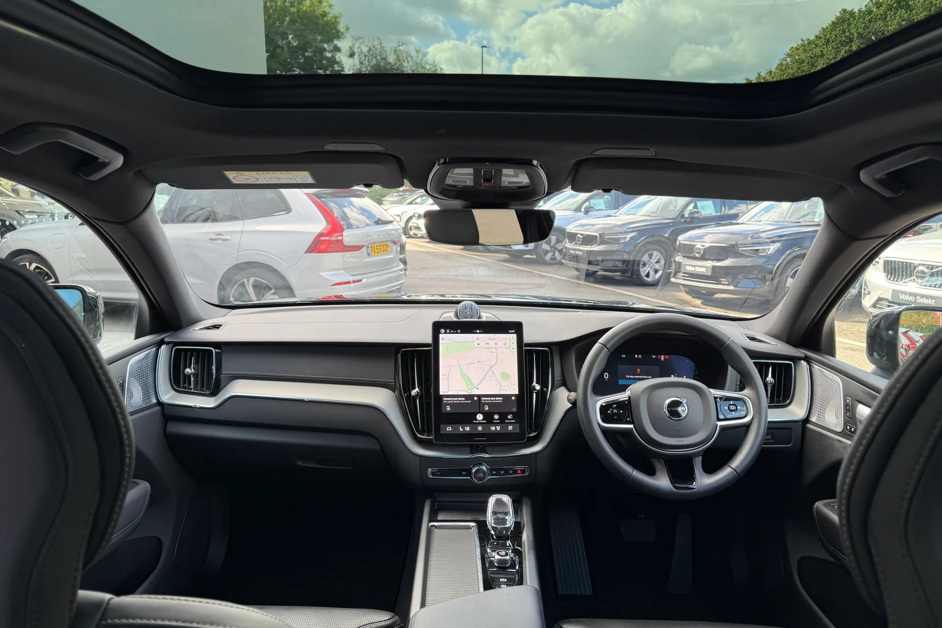 Volvo XC60 thumbnail image number 3